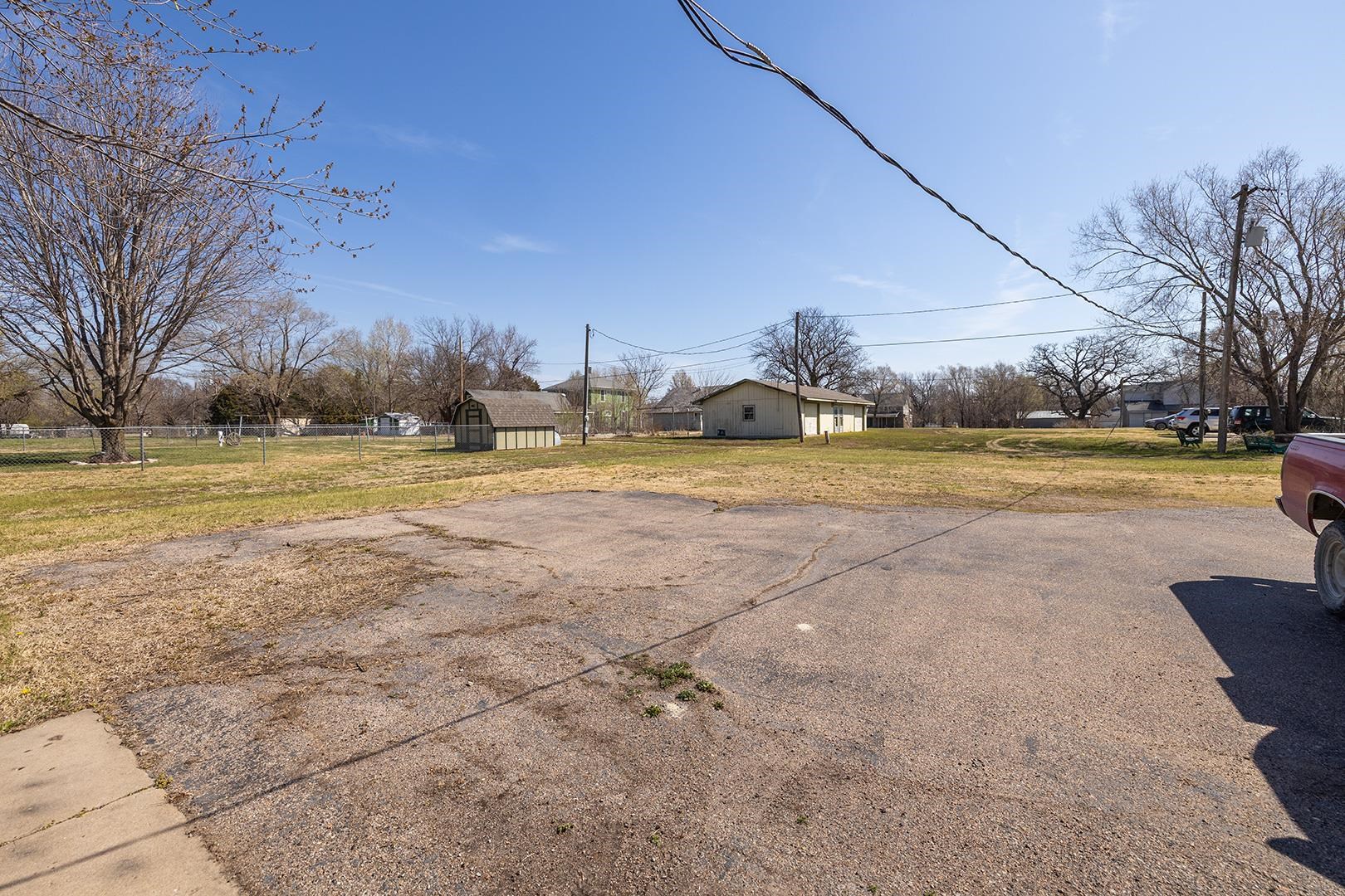 504 N Poplar Property Photo 32