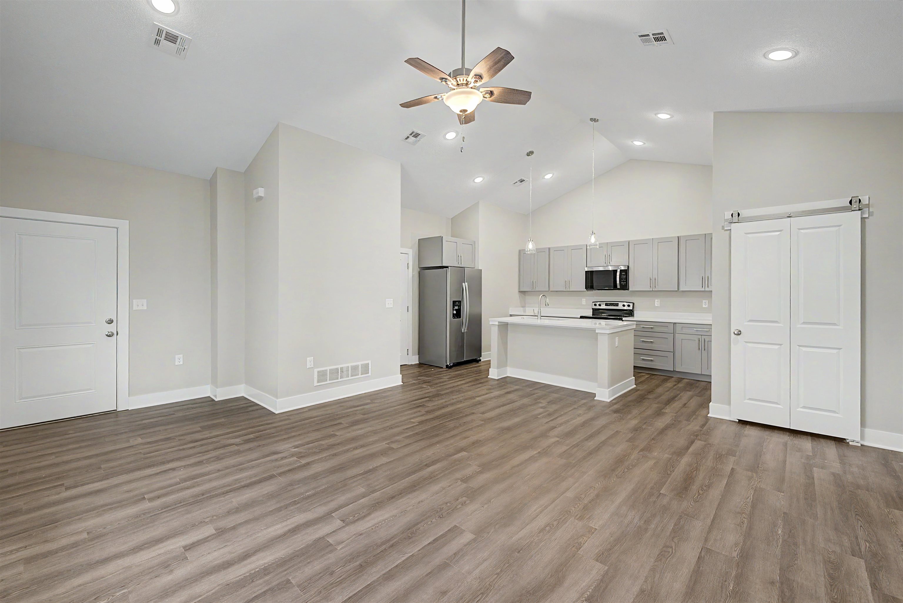 2716 Amelia Ln. Property Photo 2
