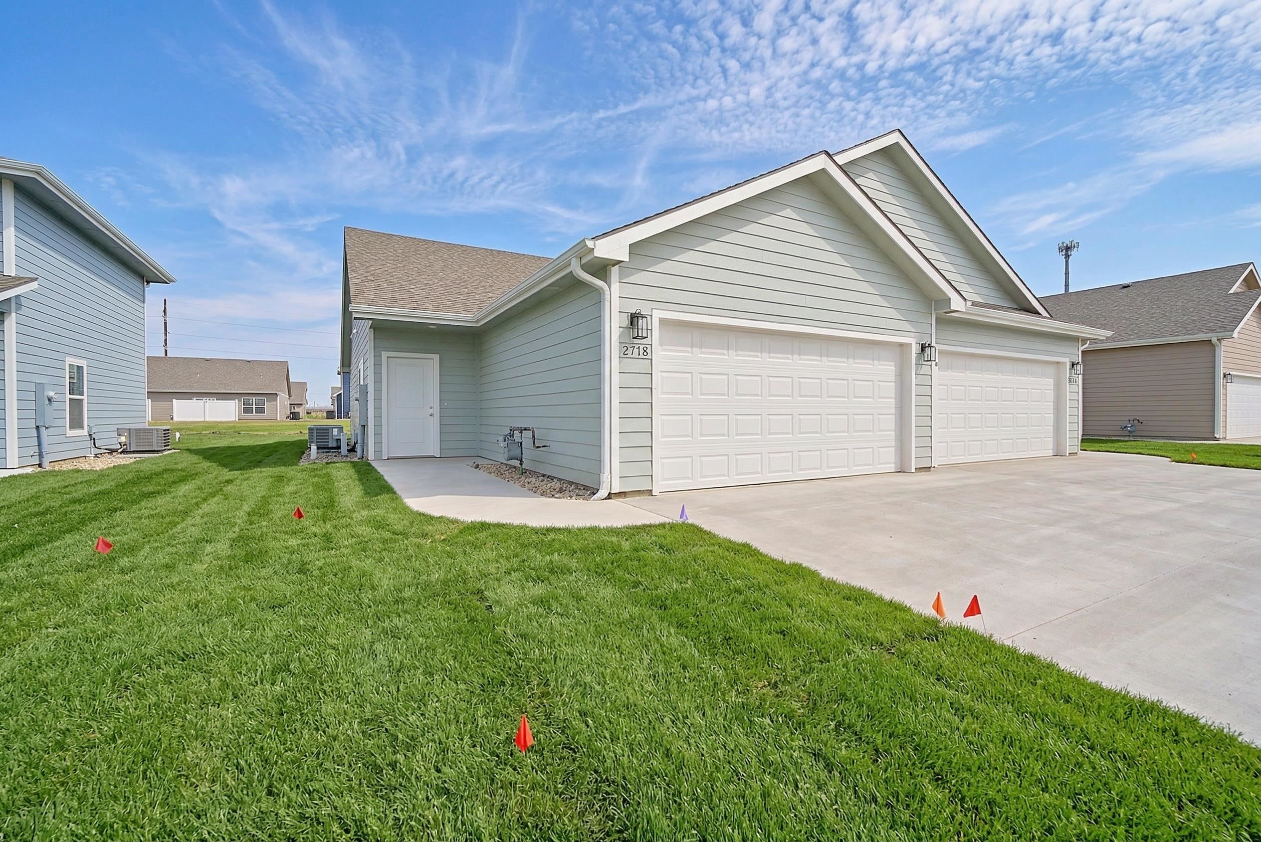 2718 Amelia Ln. Property Photo 1