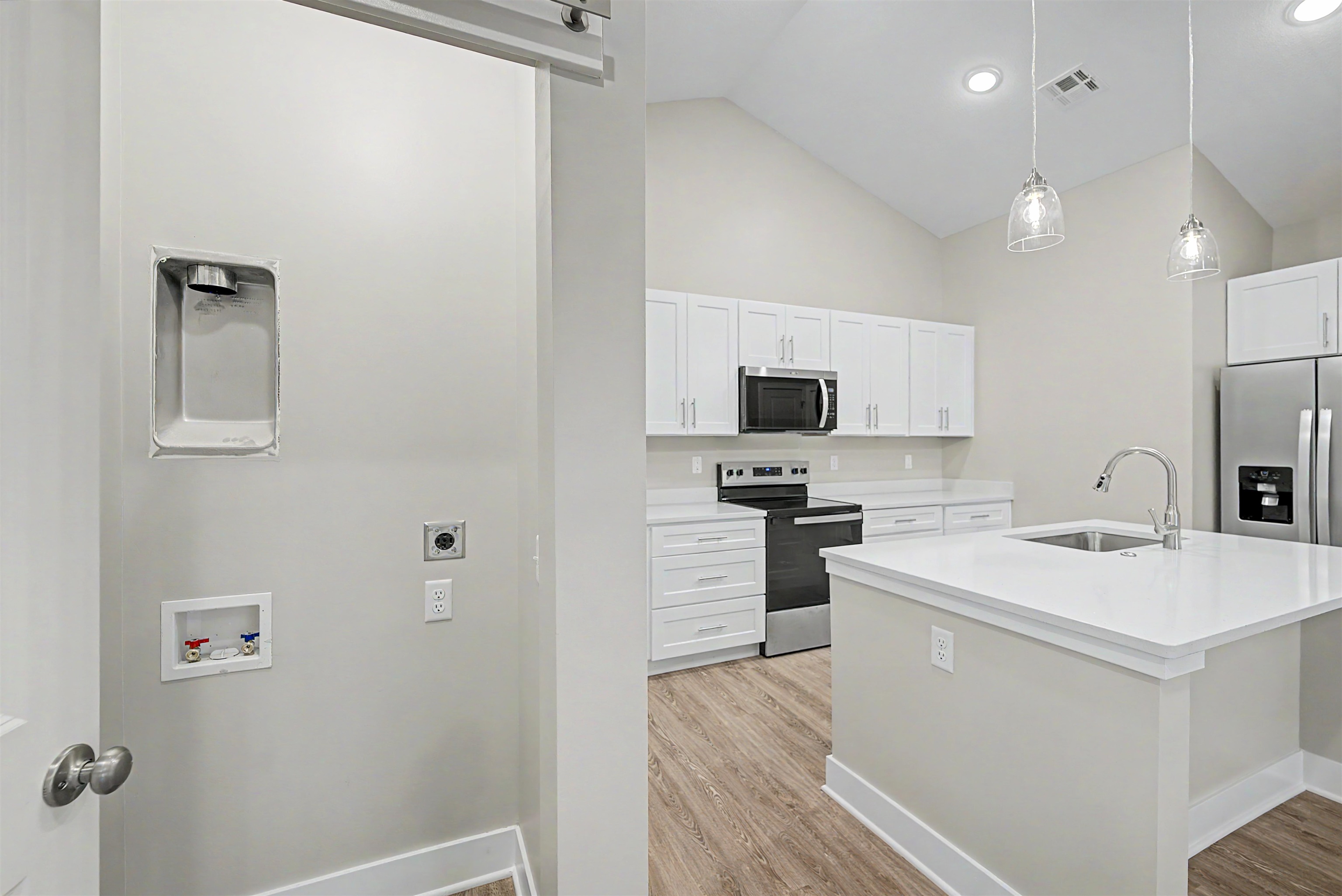 2718 Amelia Ln. Property Photo 9