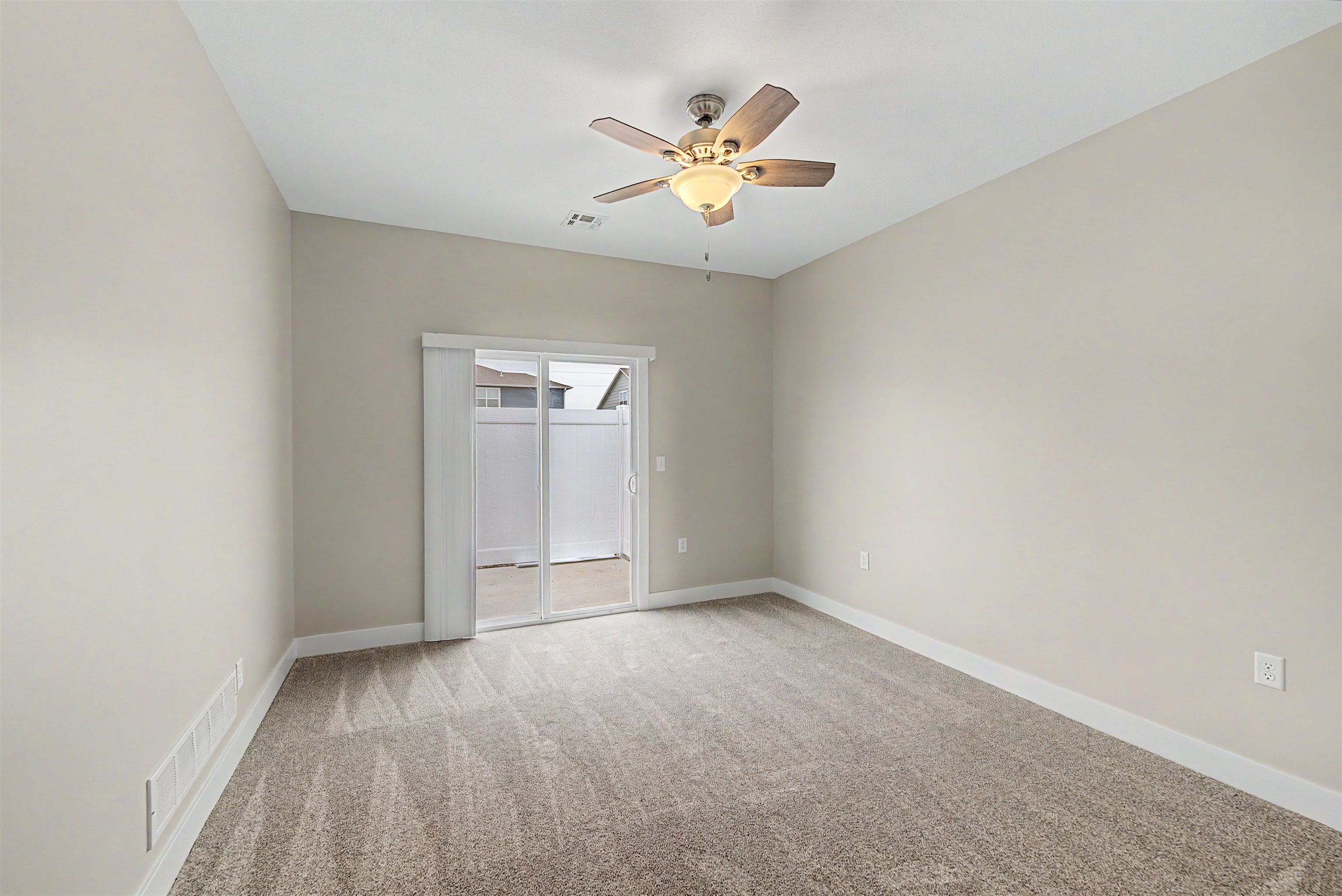 2718 Amelia Ln. Property Photo 10
