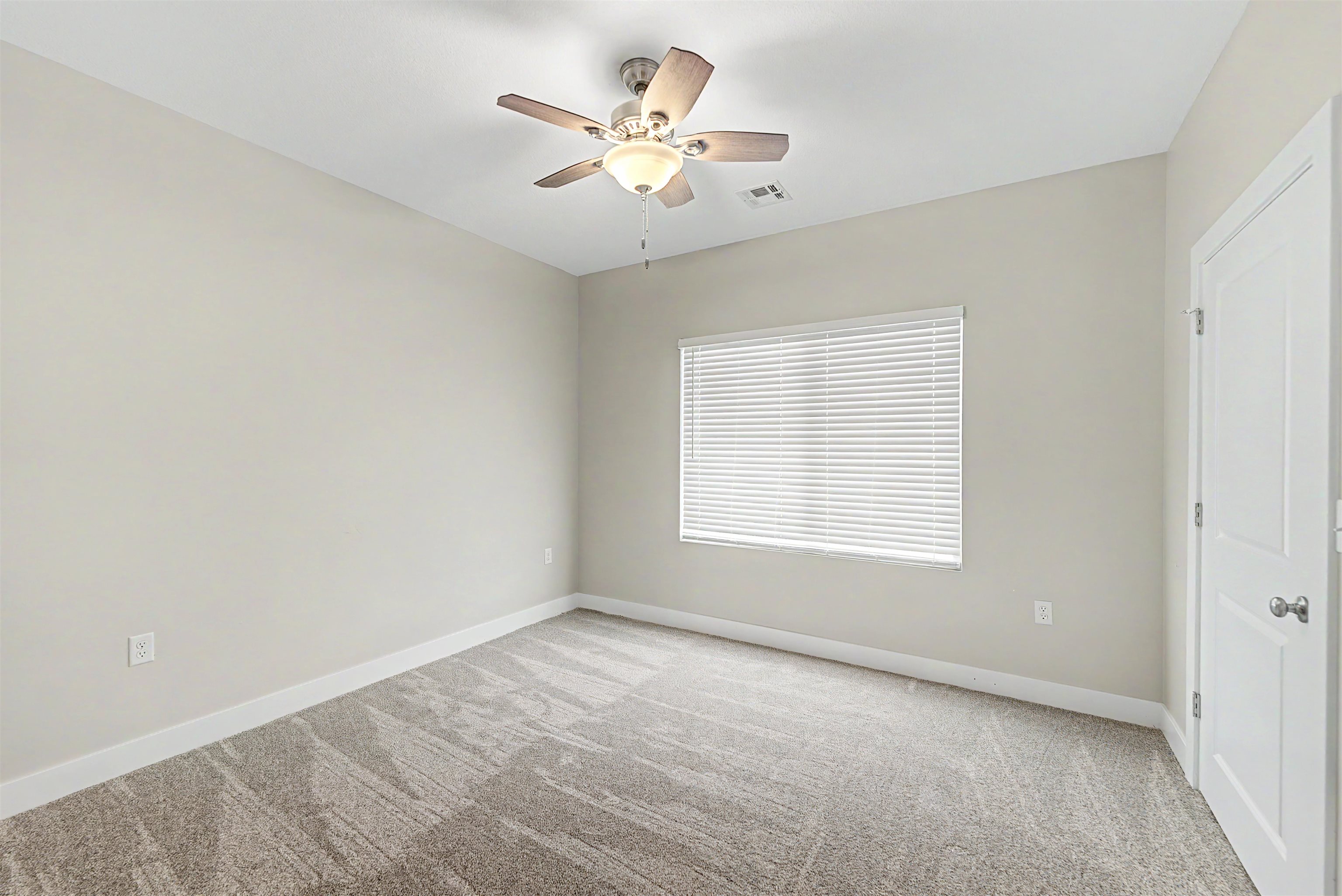 2718 Amelia Ln. Property Photo 12