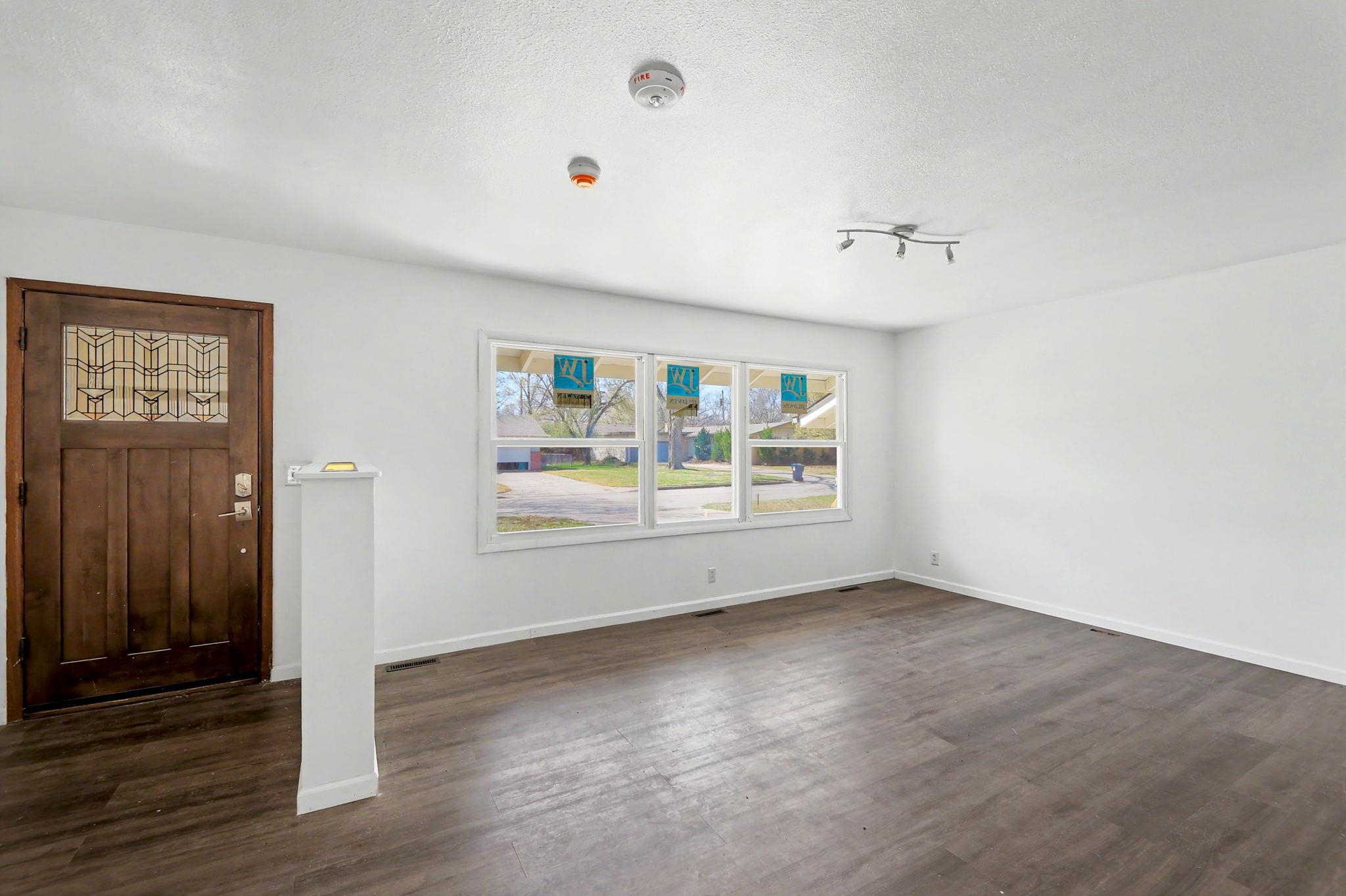 8026 E Morningside St Property Photo 5