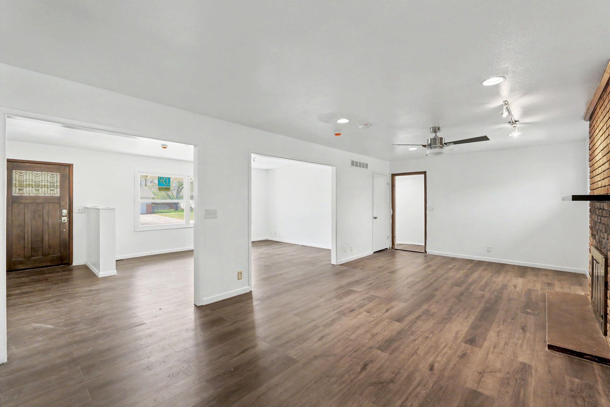 8026 E Morningside St Property Photo 8