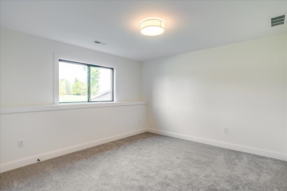 9646 W Cedar Lane Property Photo 24
