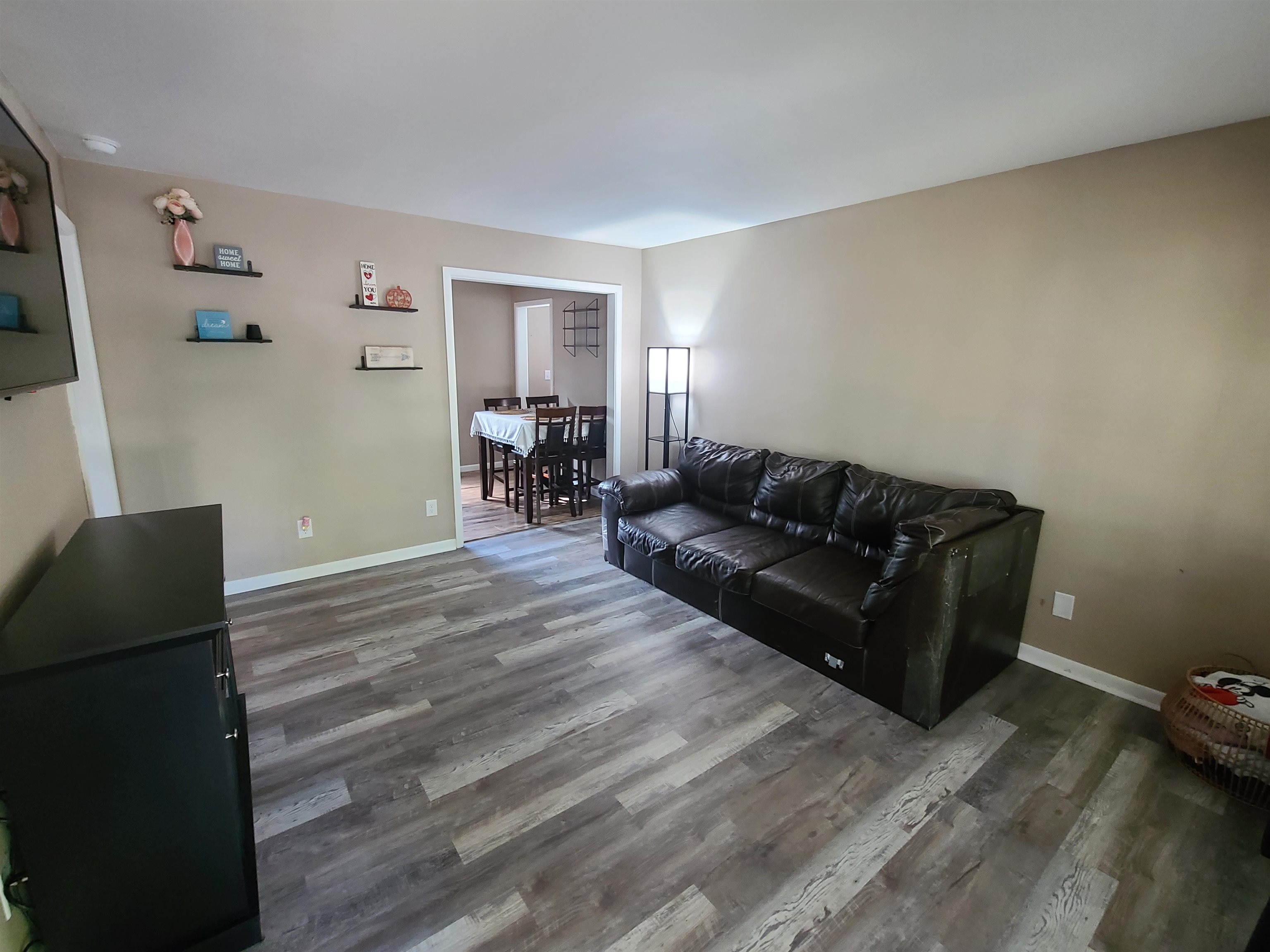 1035 N Georgie Property Photo 9