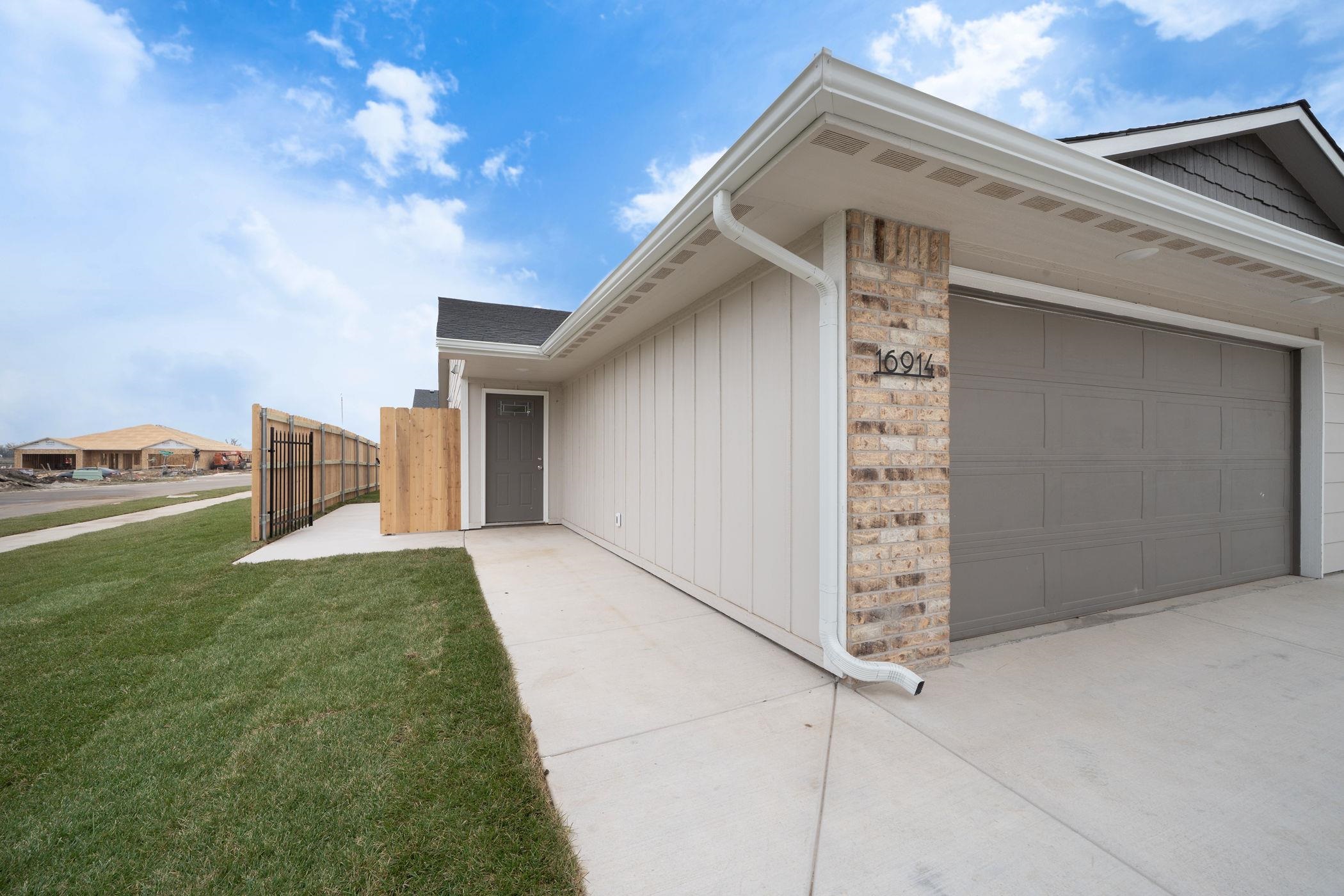 16804 W Lawson Property Photo 1