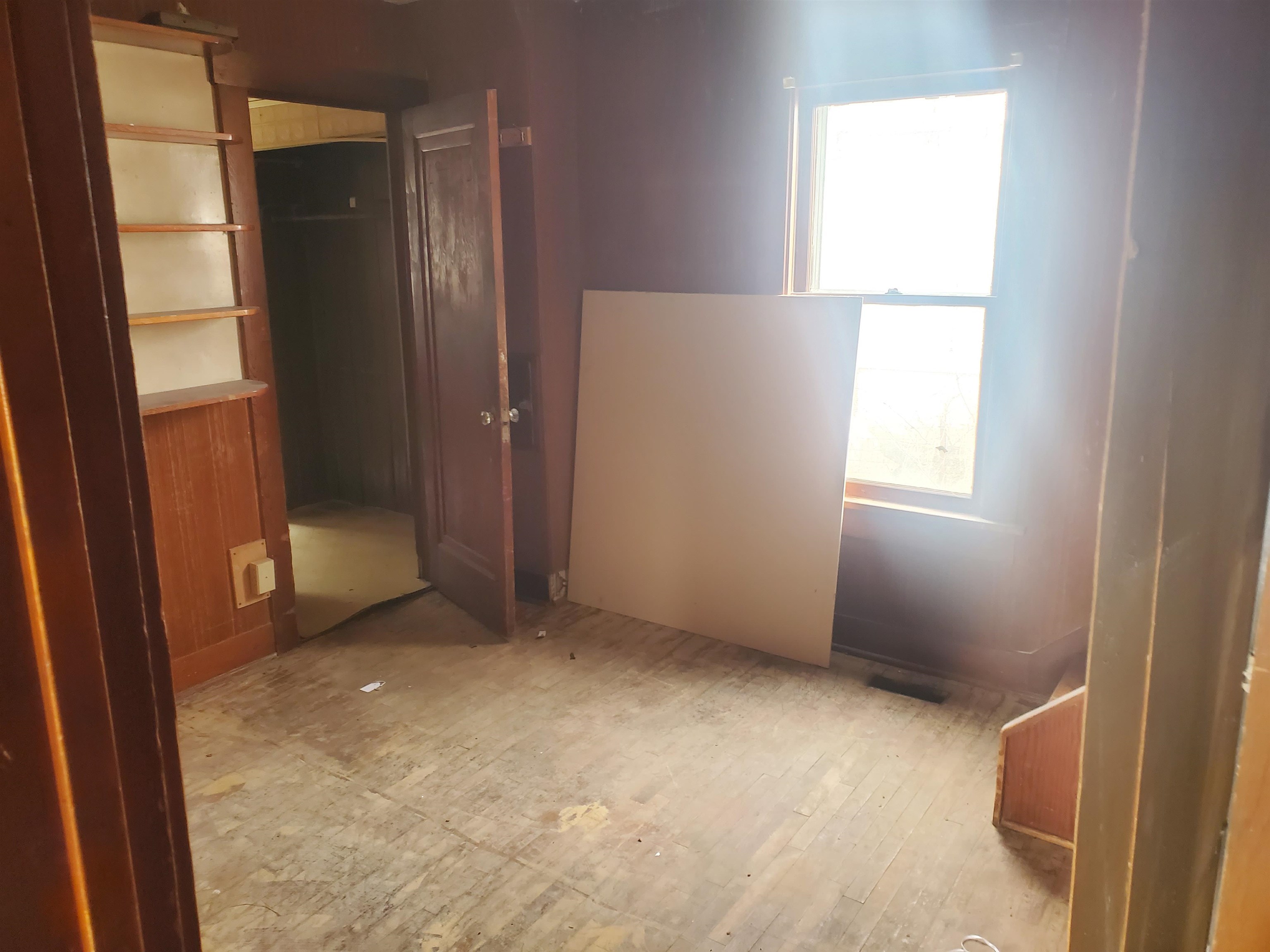 427 S 2nd Property Photo 10