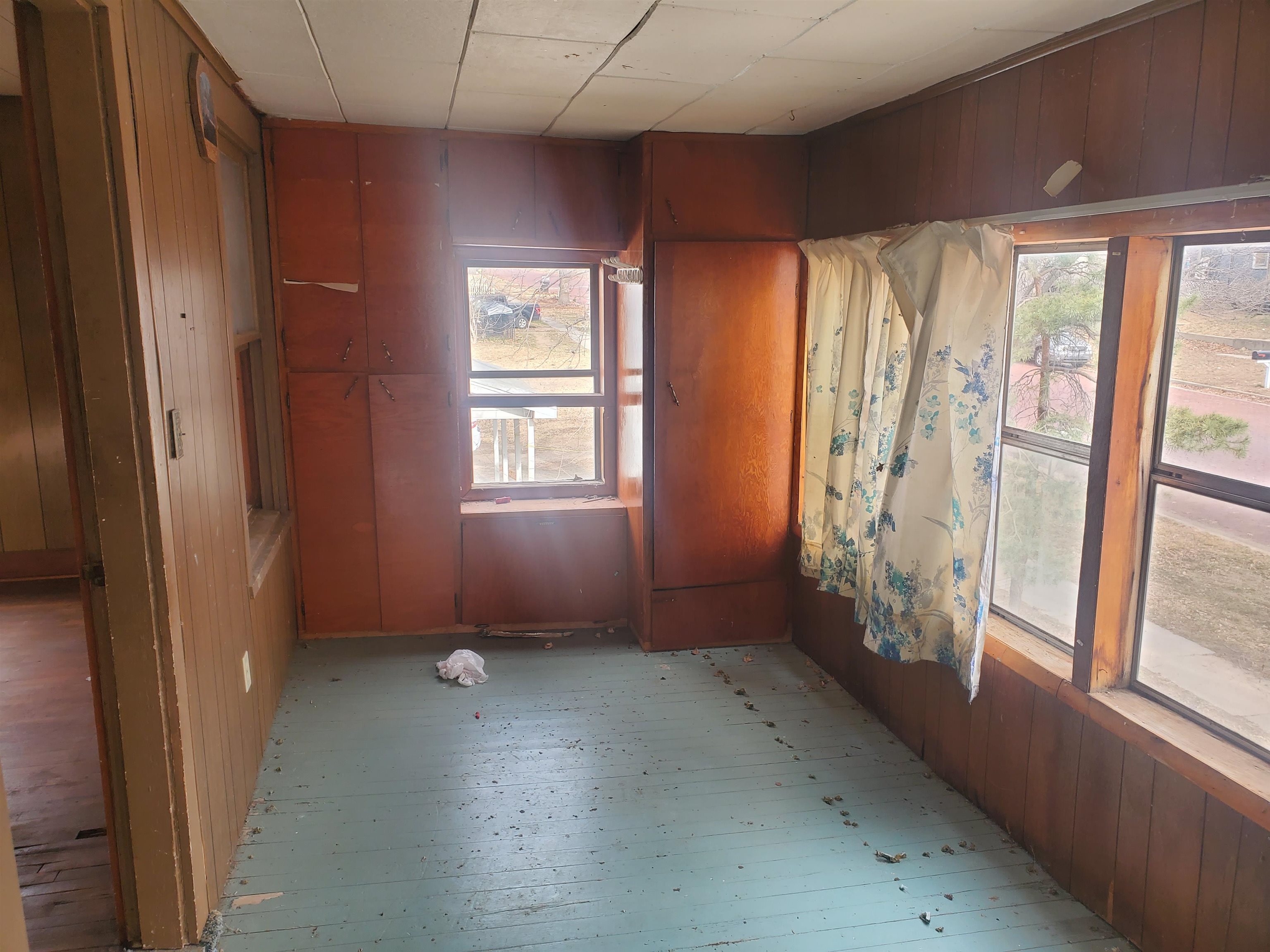 427 S 2nd Property Photo 17