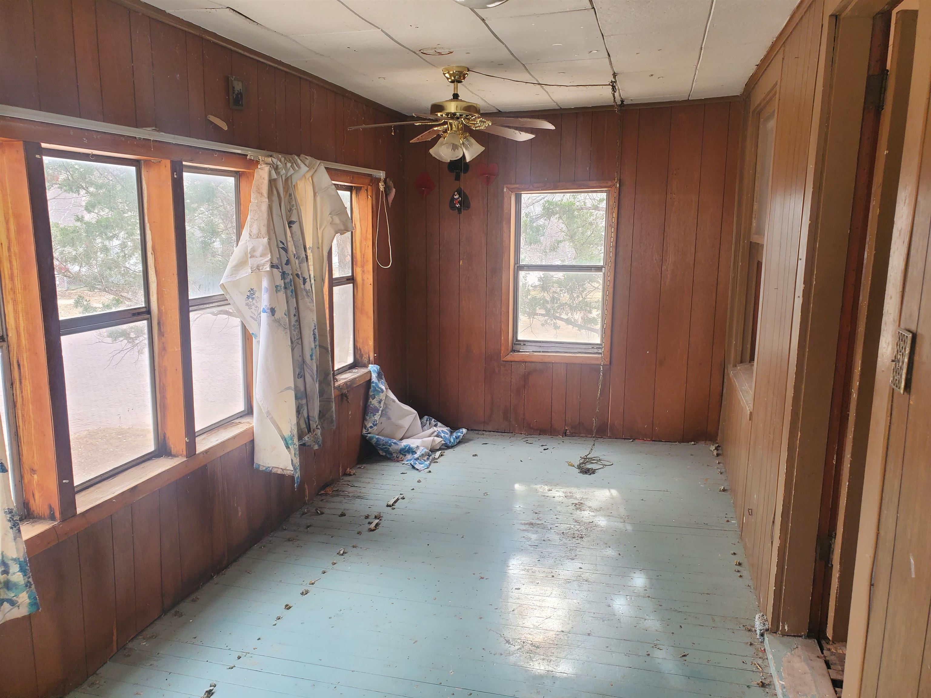 427 S 2nd Property Photo 18