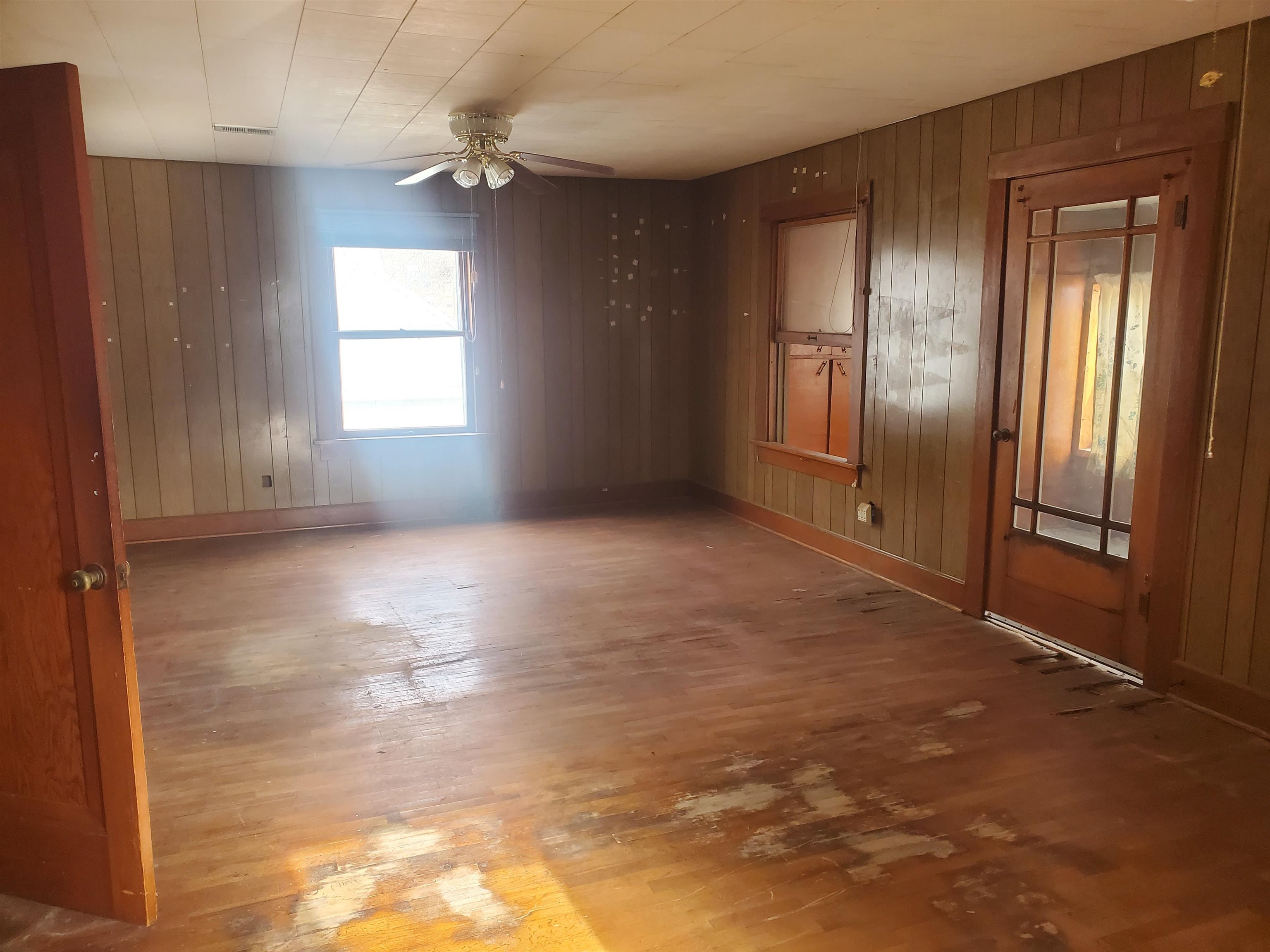 427 S 2nd Property Photo 19