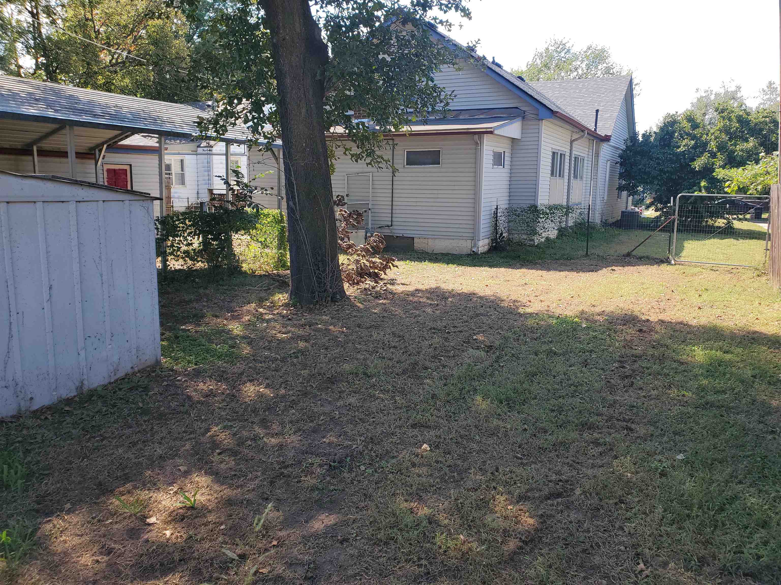 1112 N 4th Property Photo 16