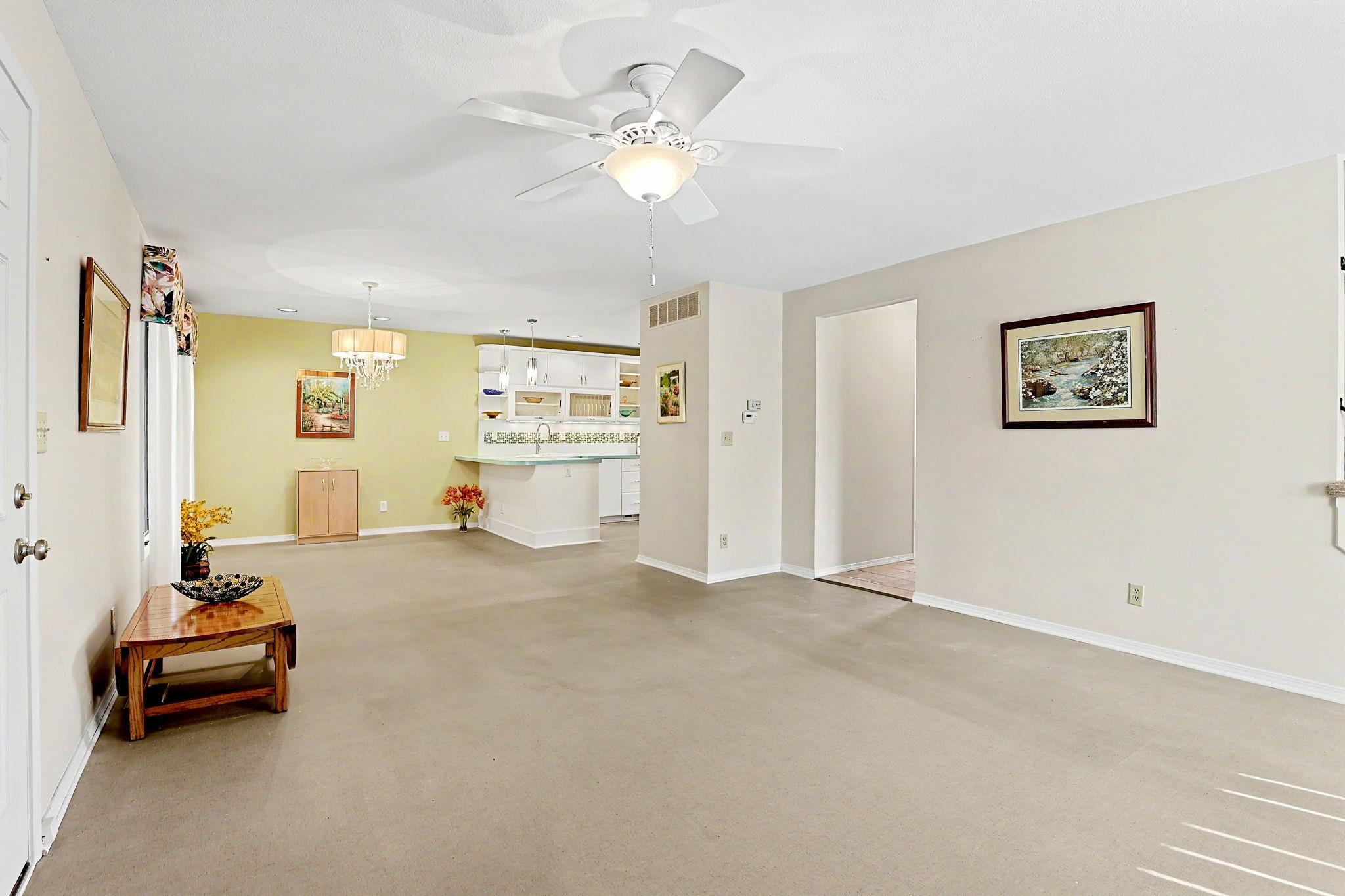 641 N Woodlawn Blvd 64 Property Photo 6