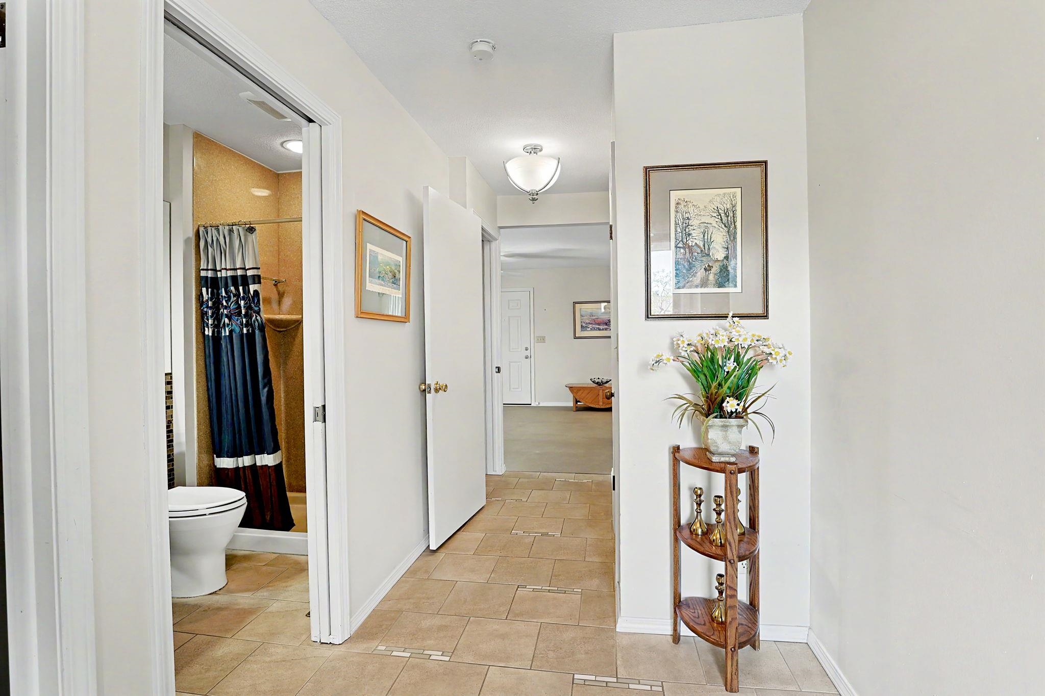 641 N Woodlawn Blvd 64 Property Photo 14