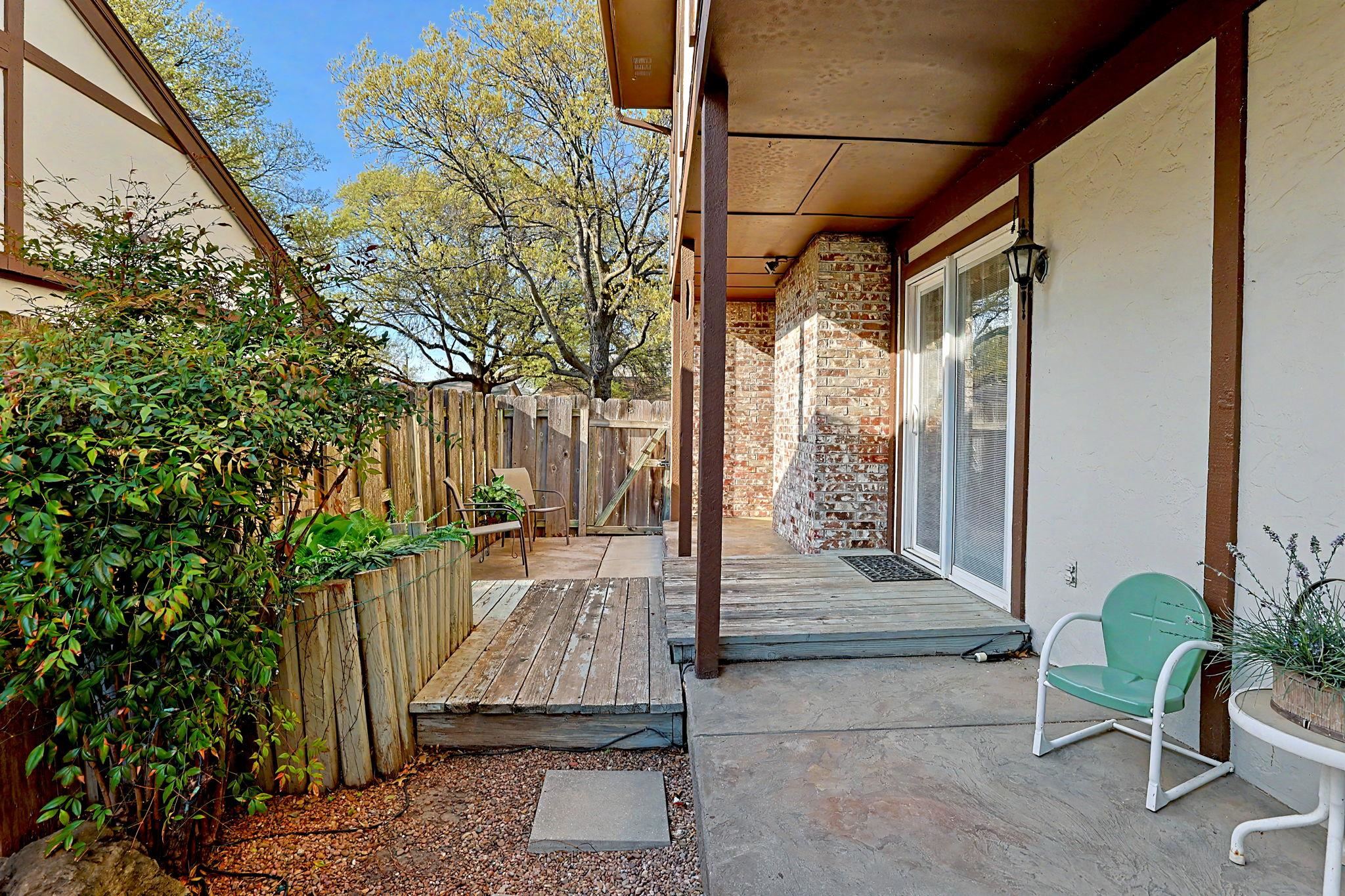 641 N Woodlawn Blvd 64 Property Photo 31