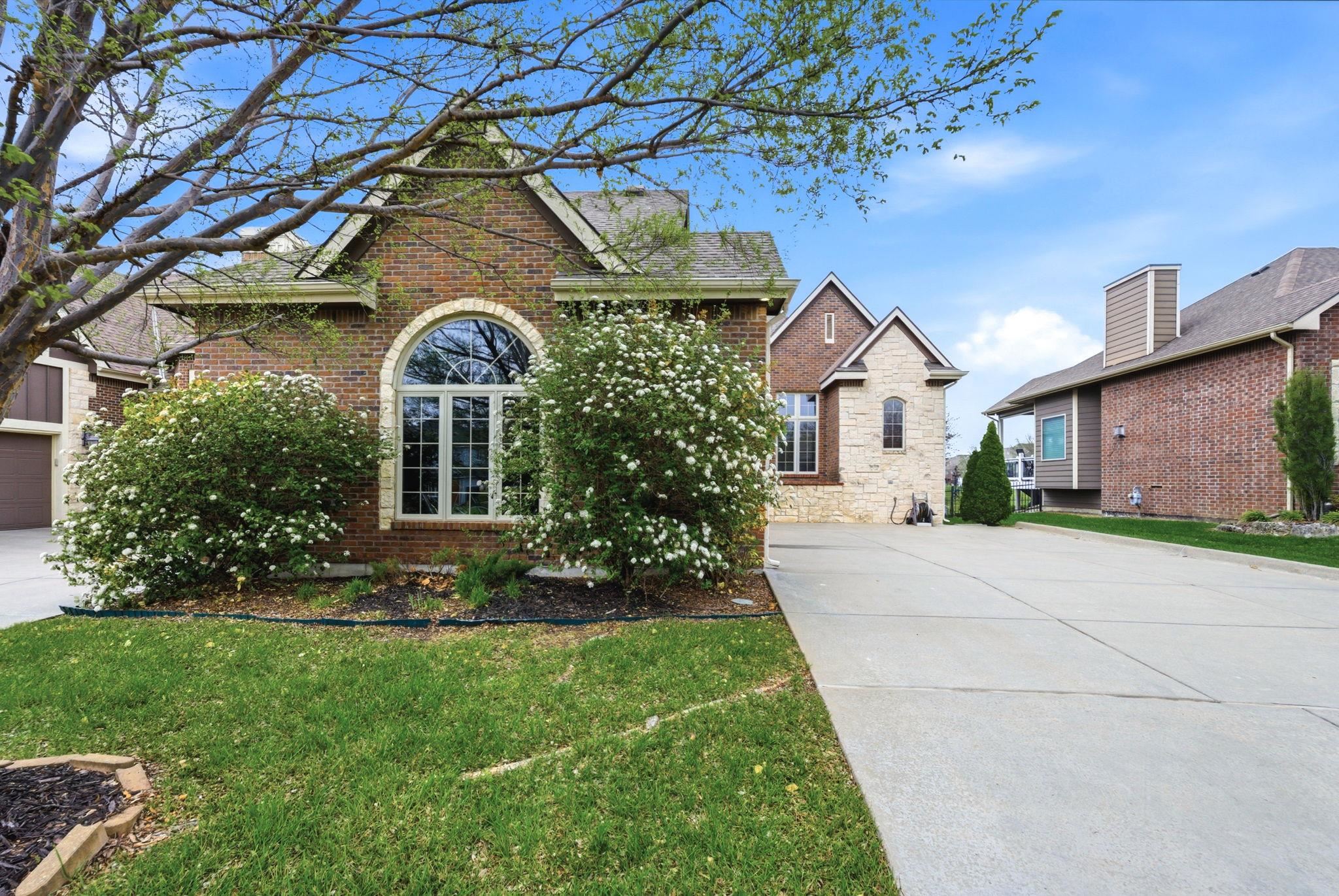 15818 E Majestic St Property Photo 1