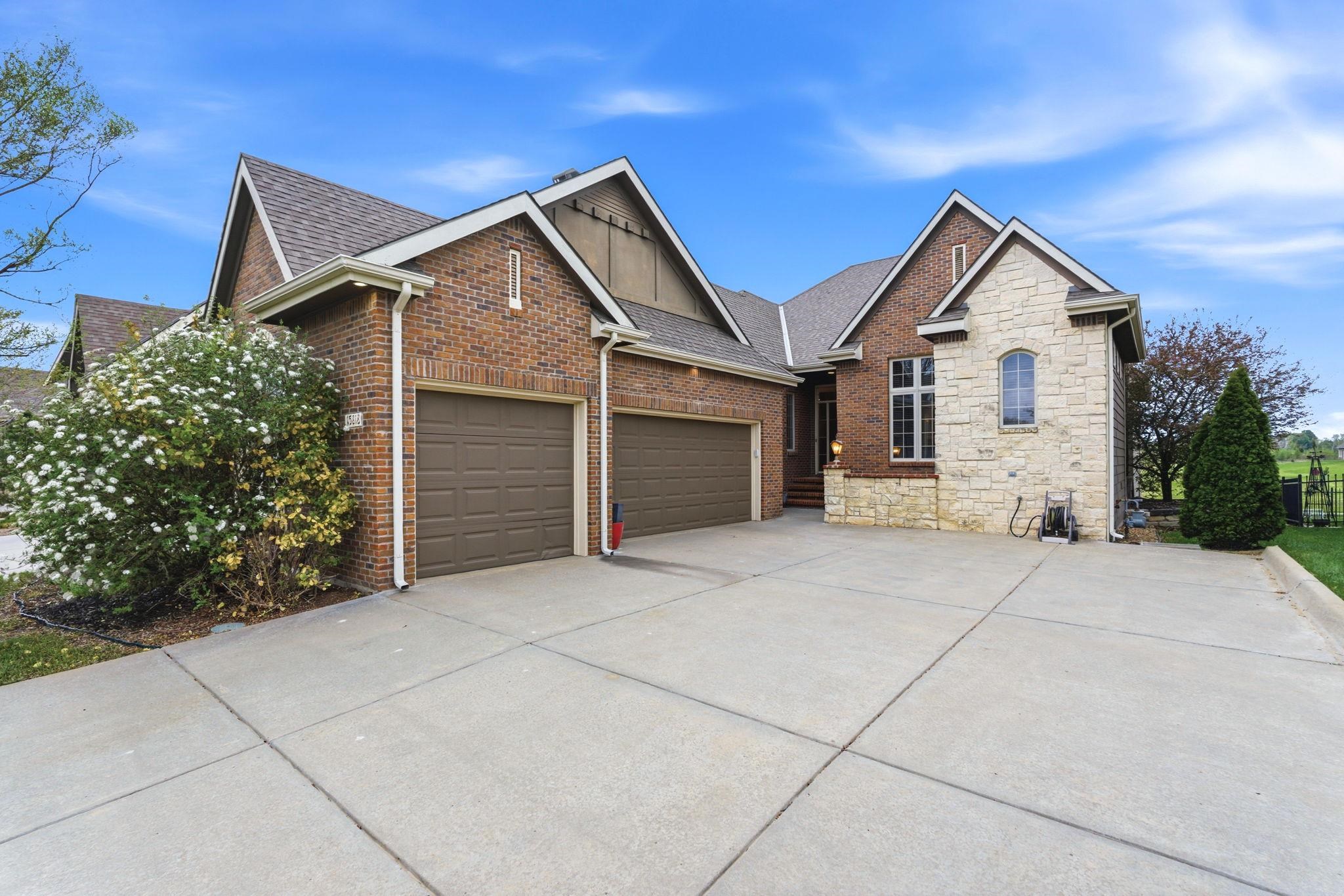15818 E Majestic St Property Photo 2