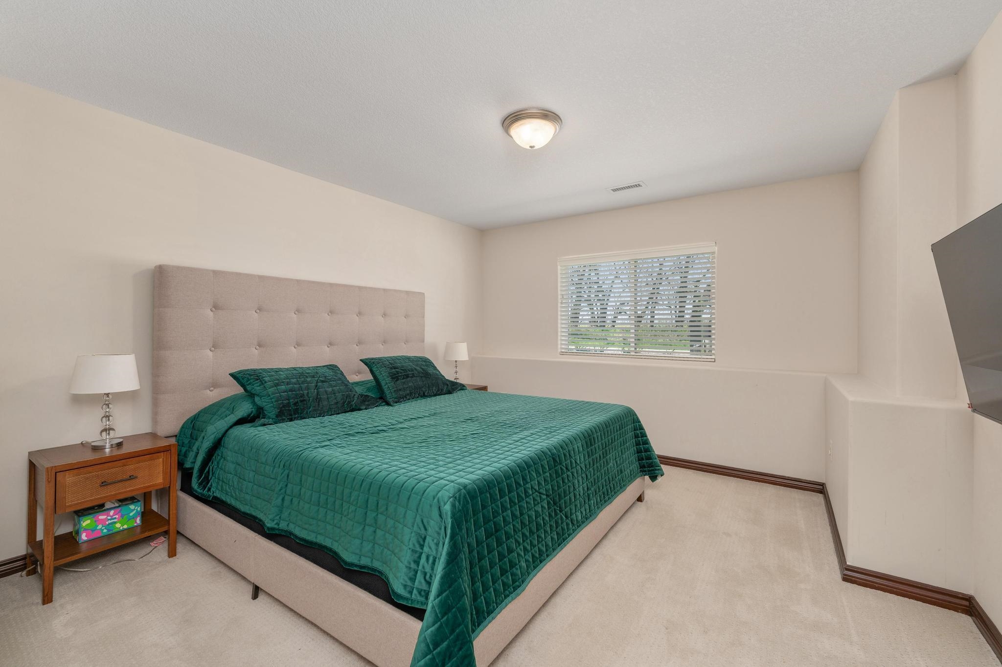 1513 N Shadow Rock Dr Property Photo 25