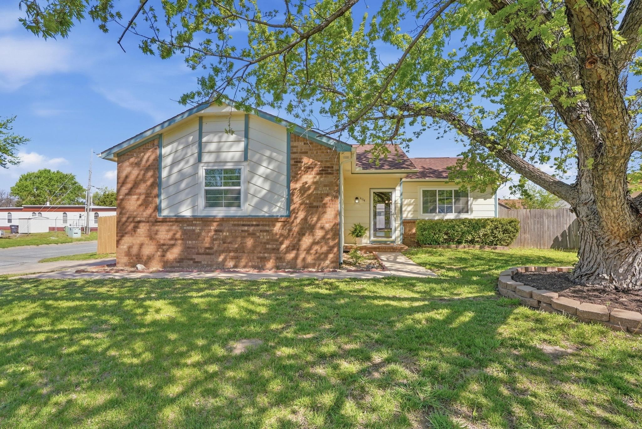 4114 S Laura St Property Photo 1