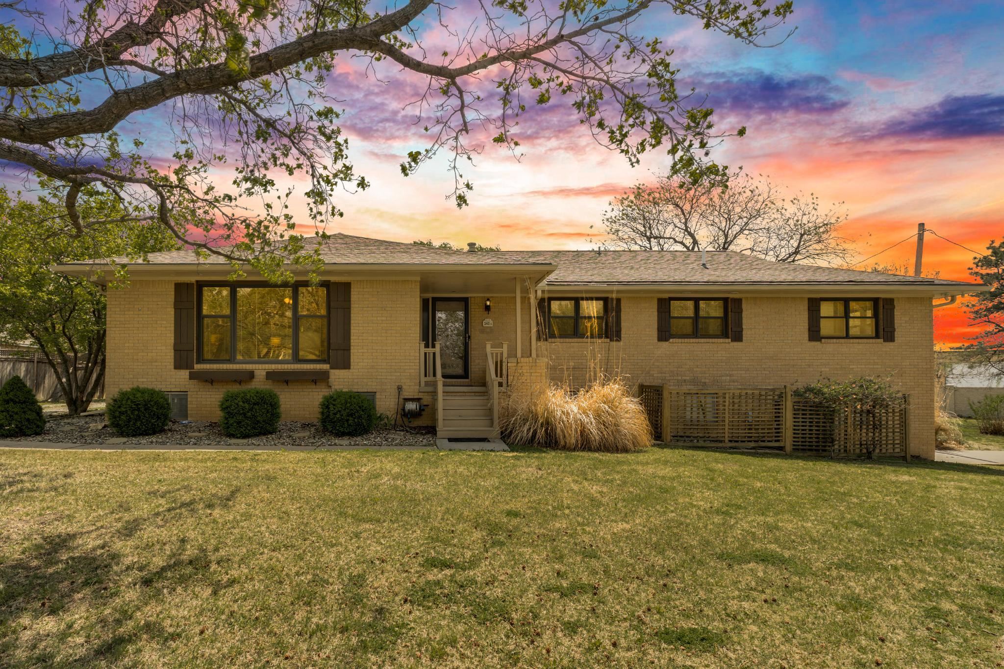 340 S Hillsdale Property Photo 1