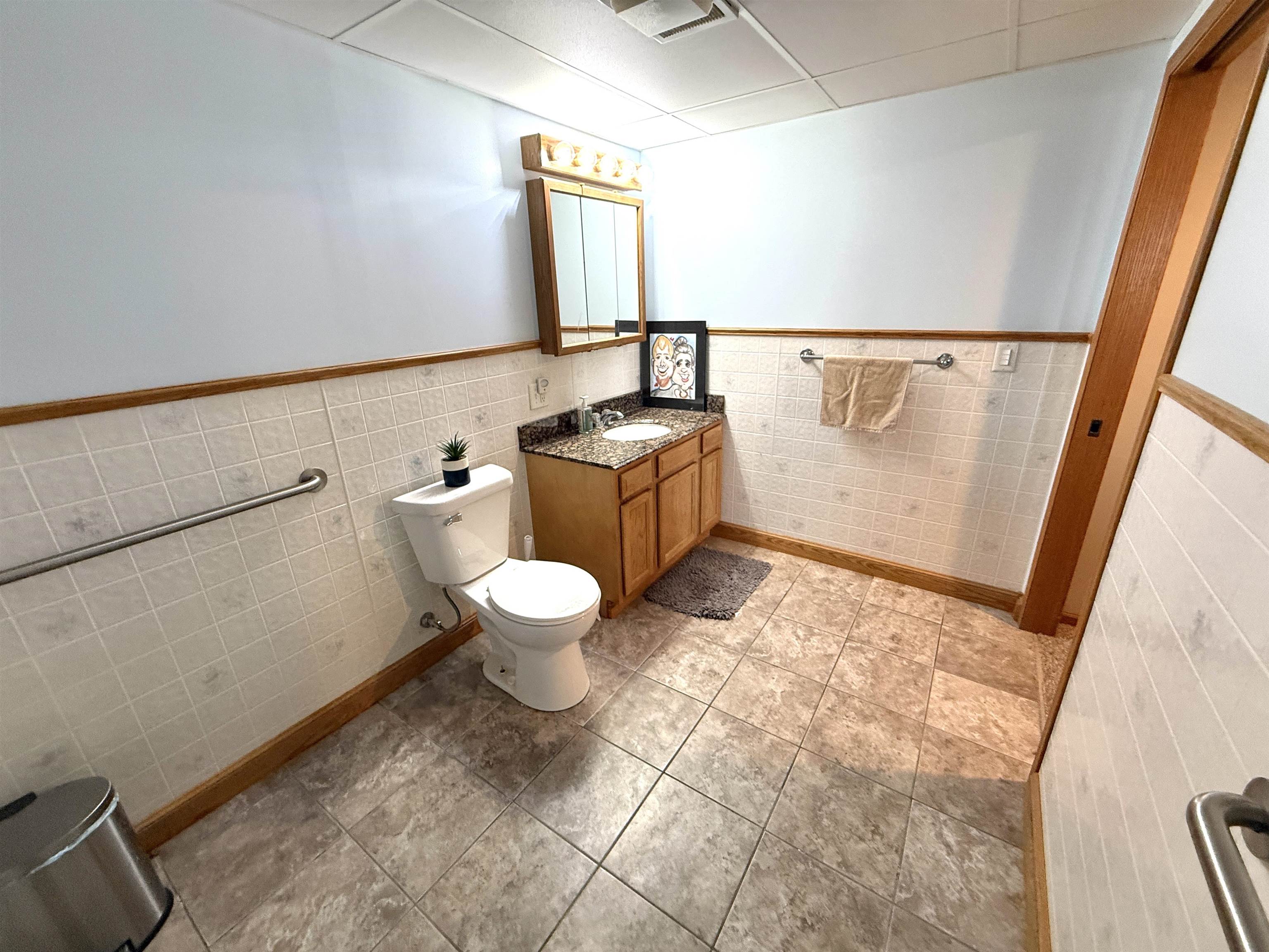 906 N Cedar St Property Photo 30