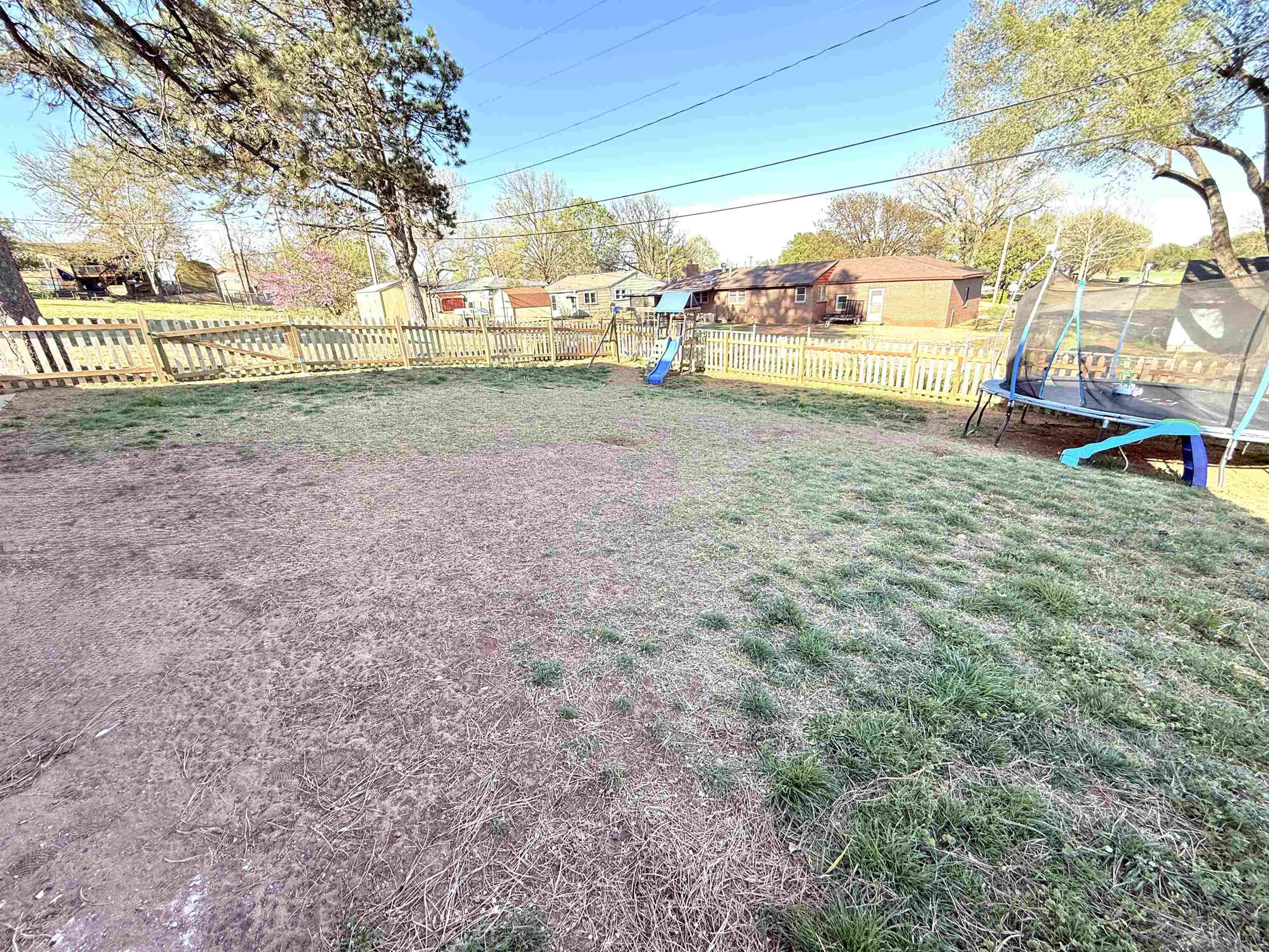 906 N Cedar St Property Photo 36
