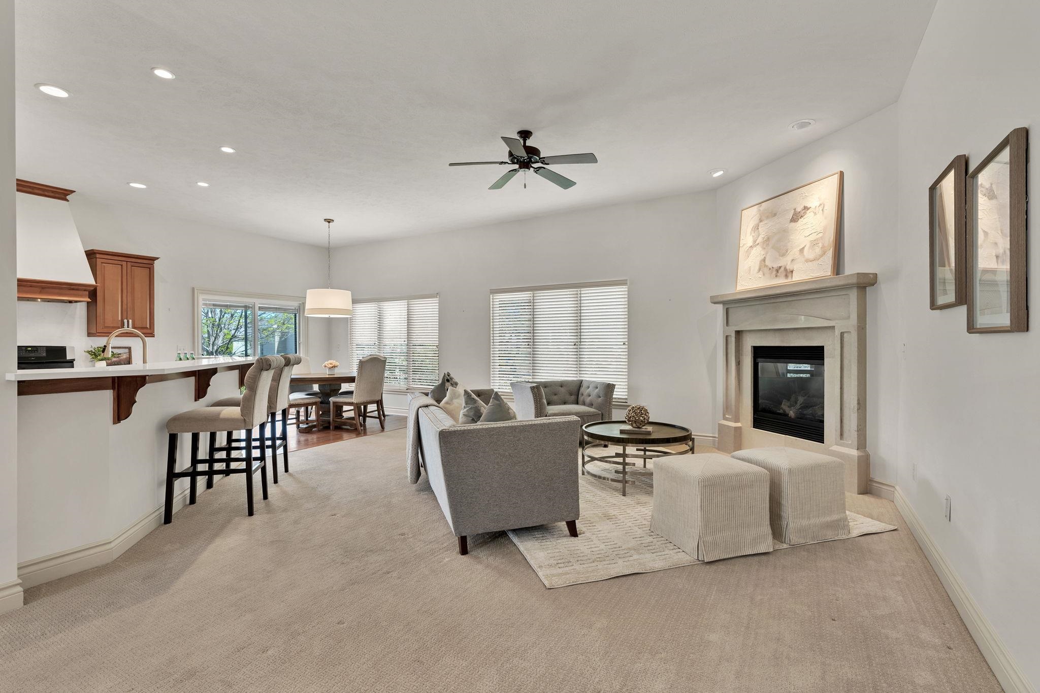 2014 N Paddock Green Ct Property Photo 5