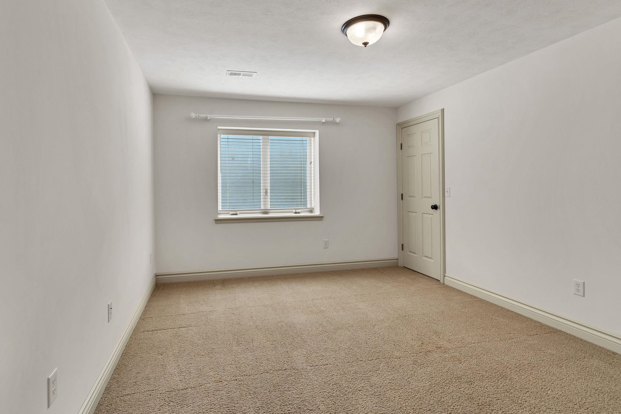 2014 N Paddock Green Ct Property Photo 32