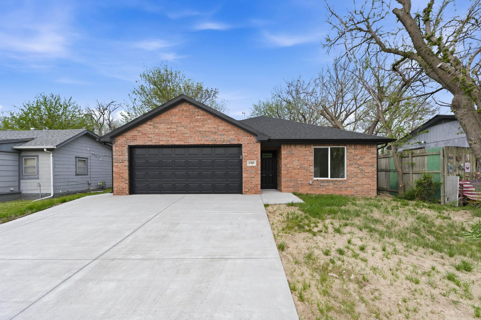1707 S Dodge Ave Property Photo 1