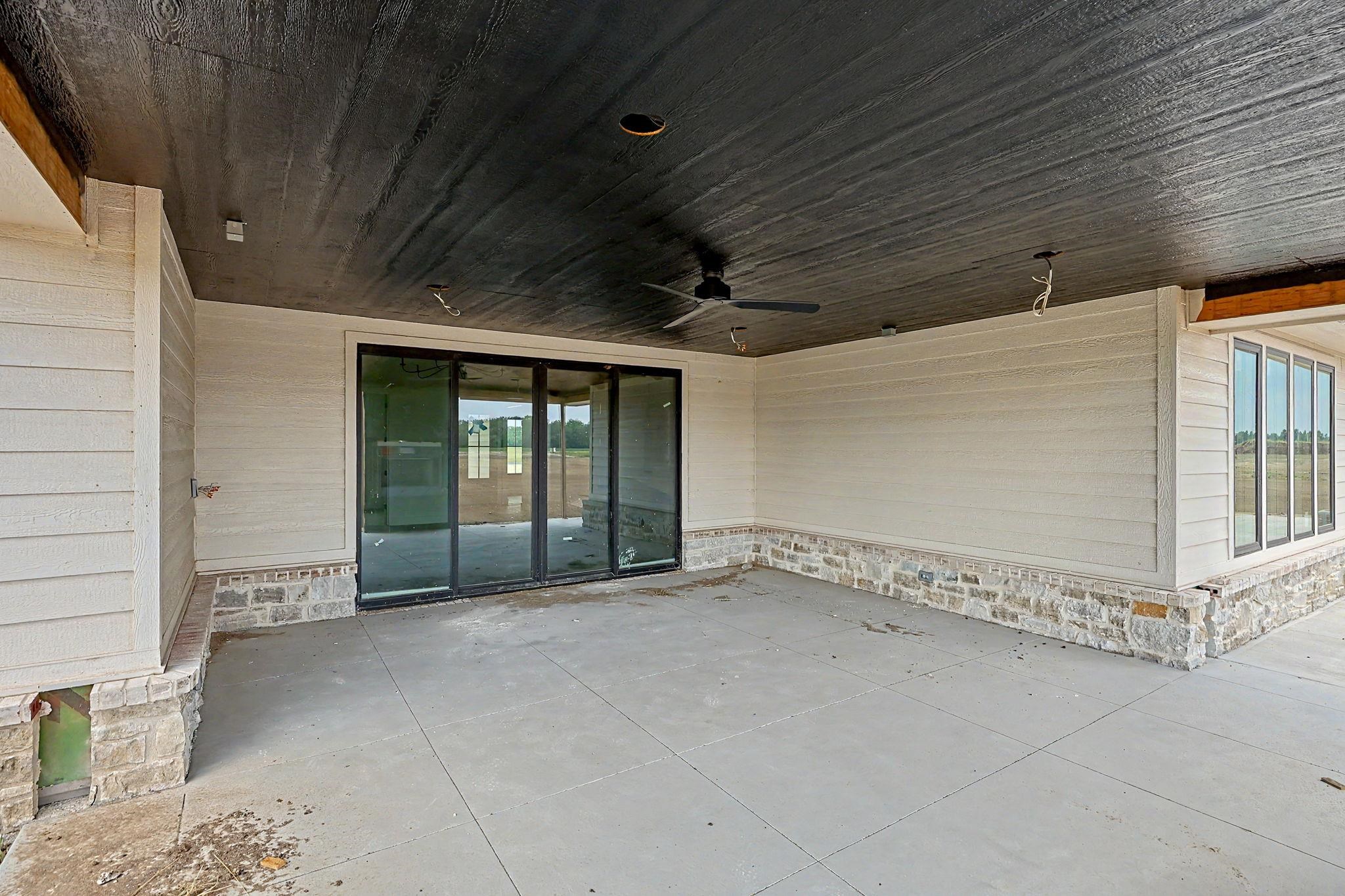 9040 N Isabelle St Property Photo 35