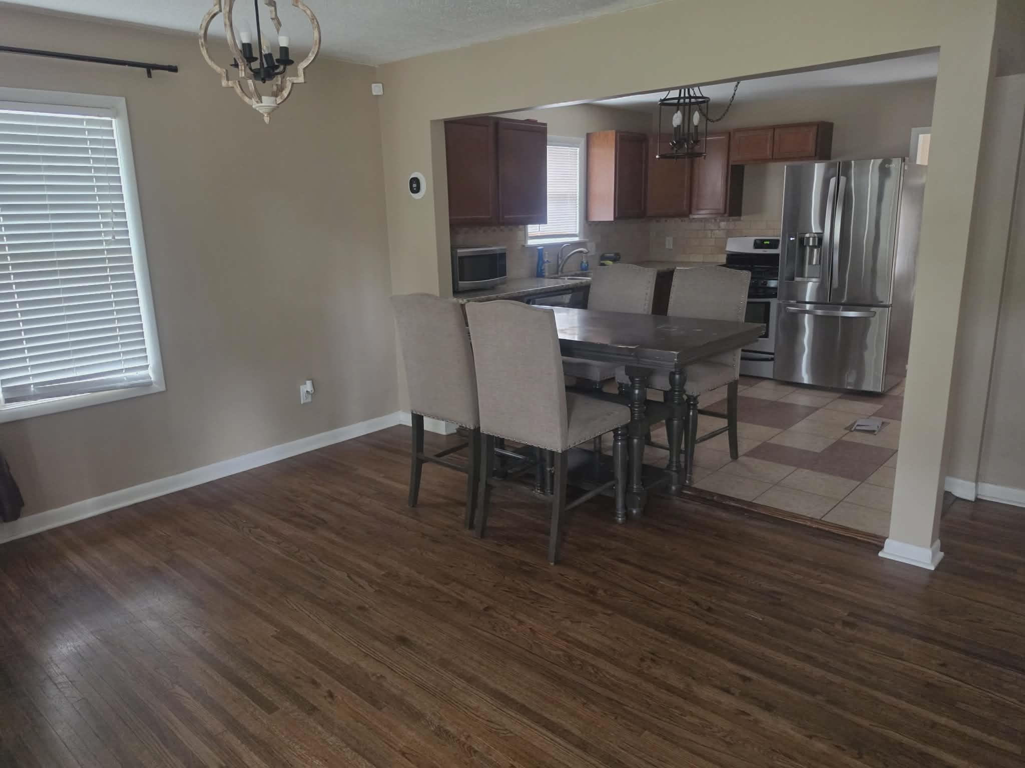 814 N Clara St Property Photo 11