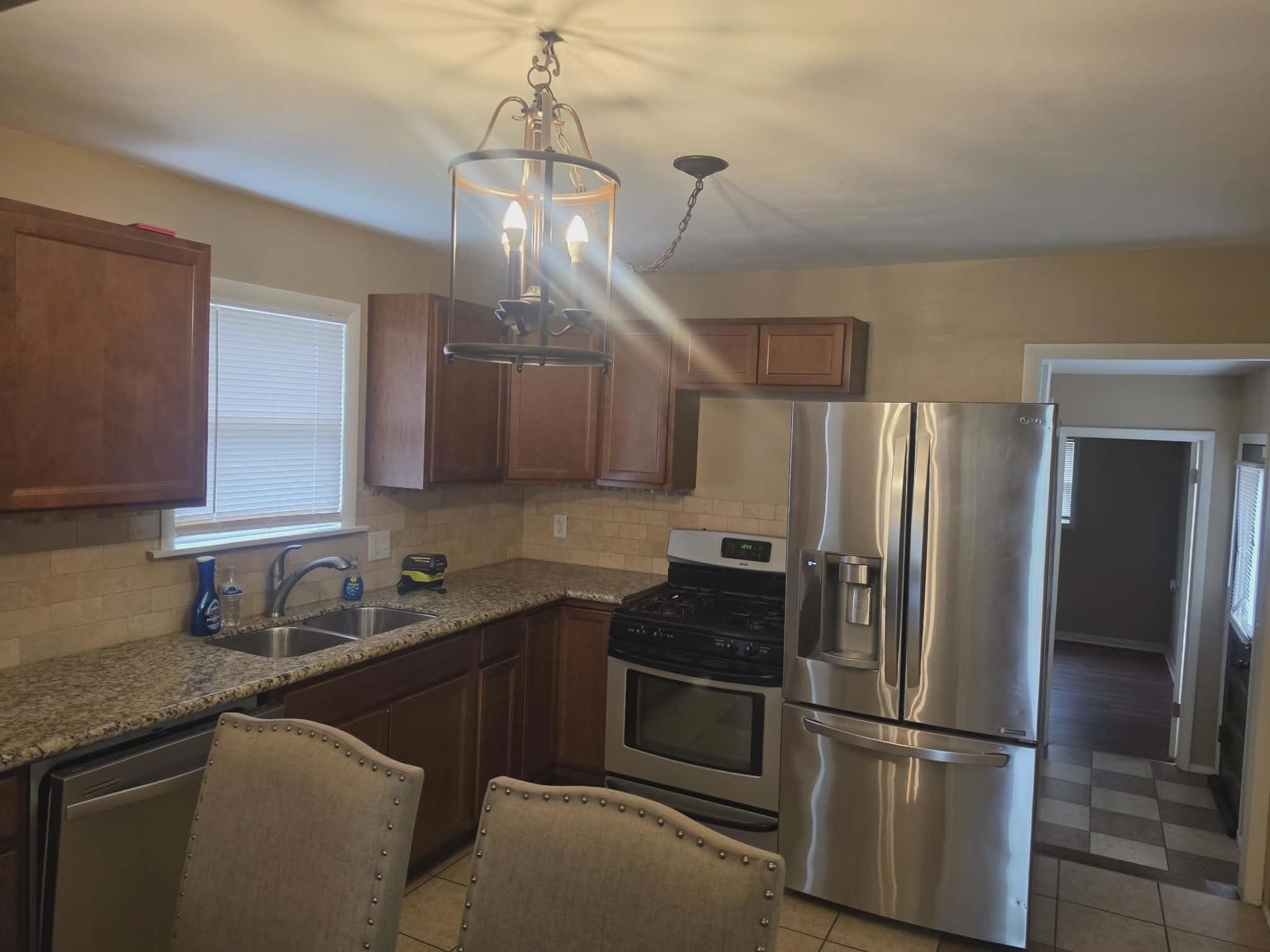 814 N Clara St Property Photo 14