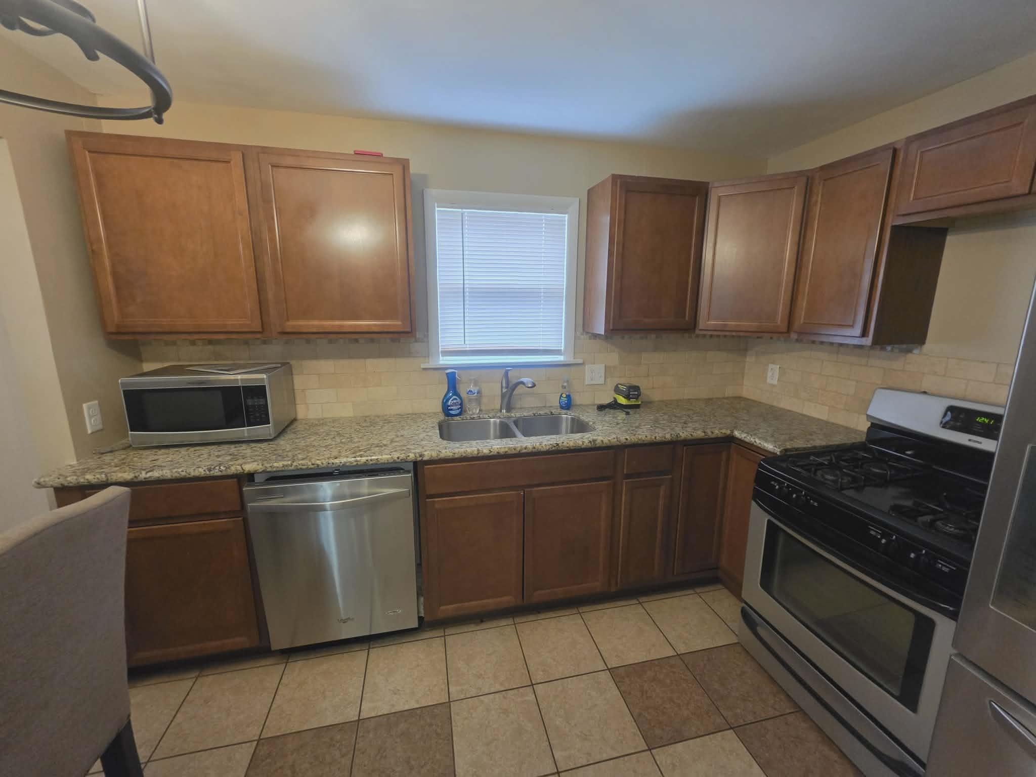 814 N Clara St Property Photo 15