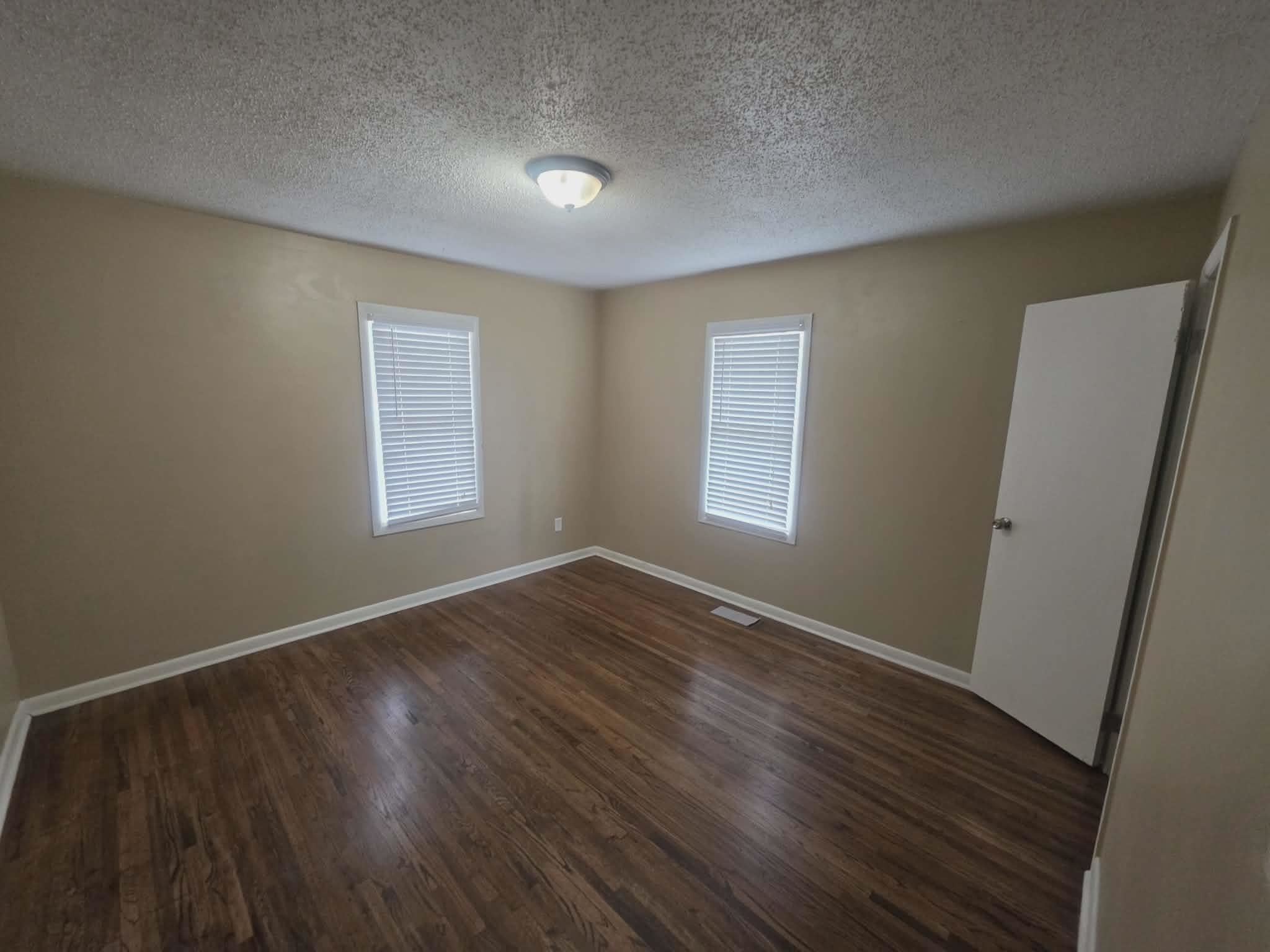 814 N Clara St Property Photo 21