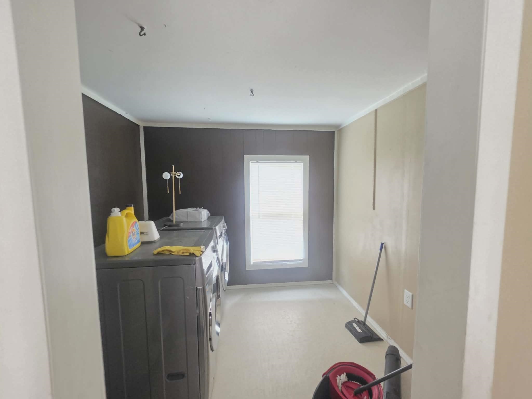 814 N Clara St Property Photo 23