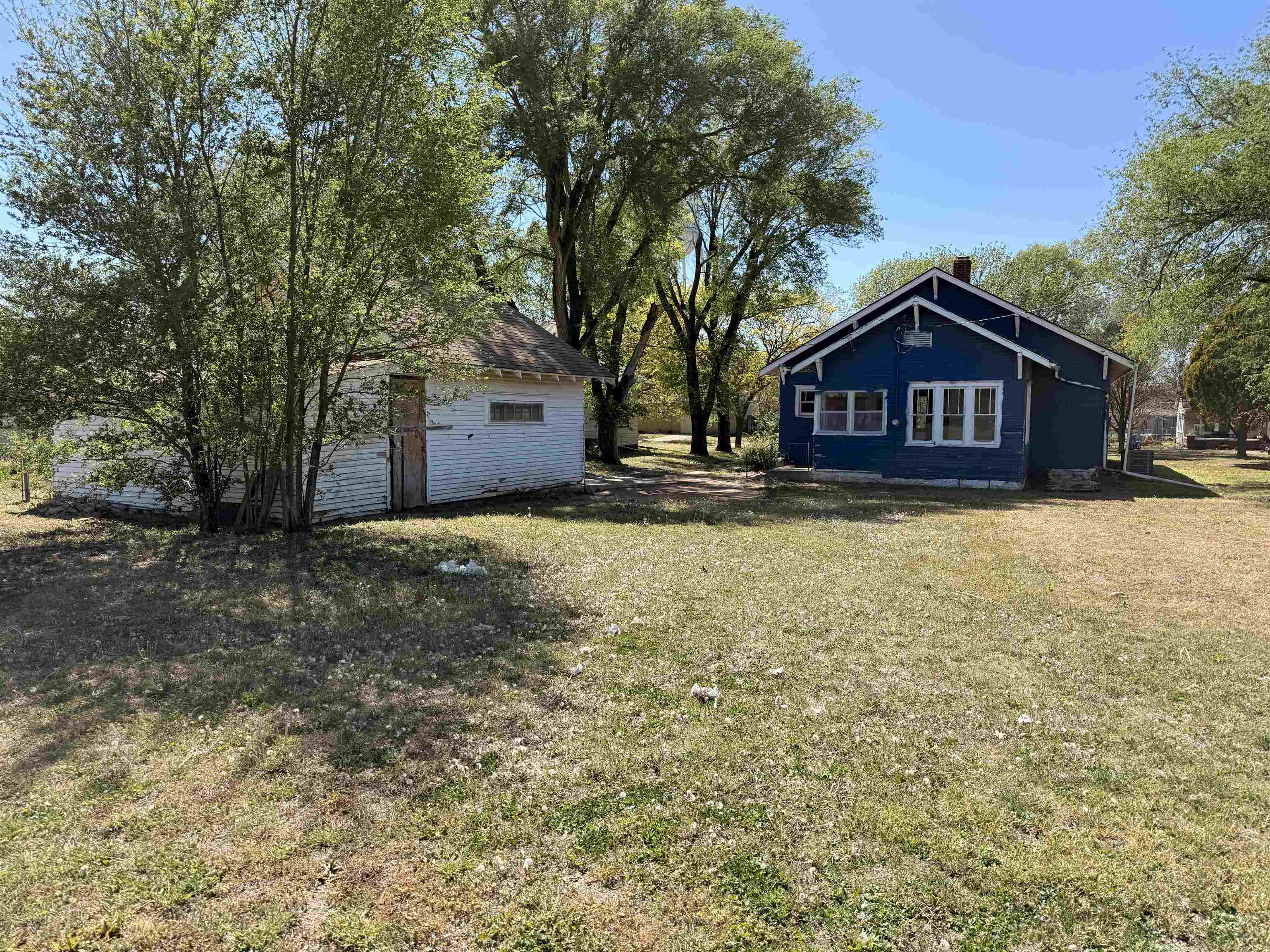 617 N Bluff Ave Property Photo 4