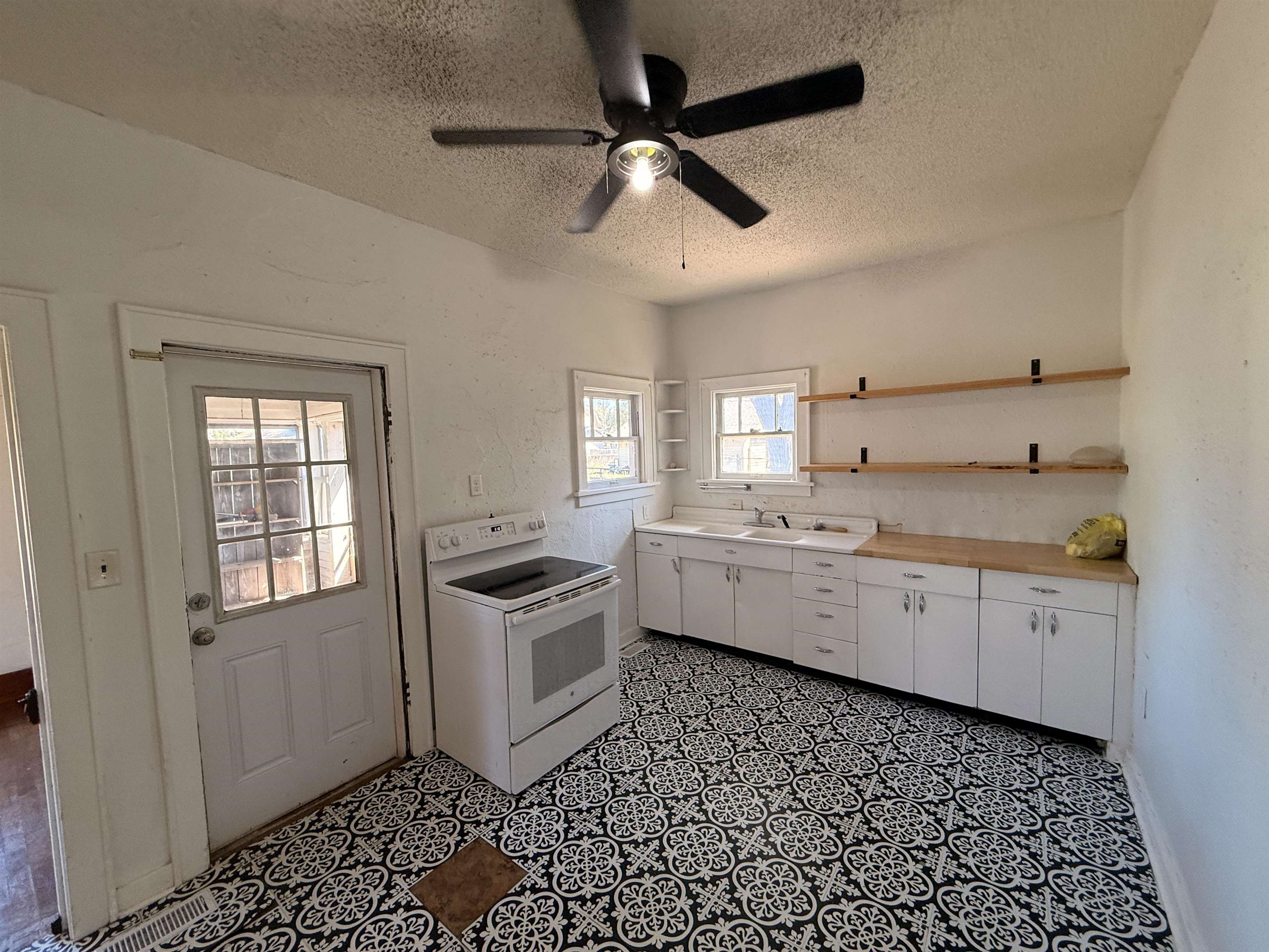 617 N Bluff Ave Property Photo 15