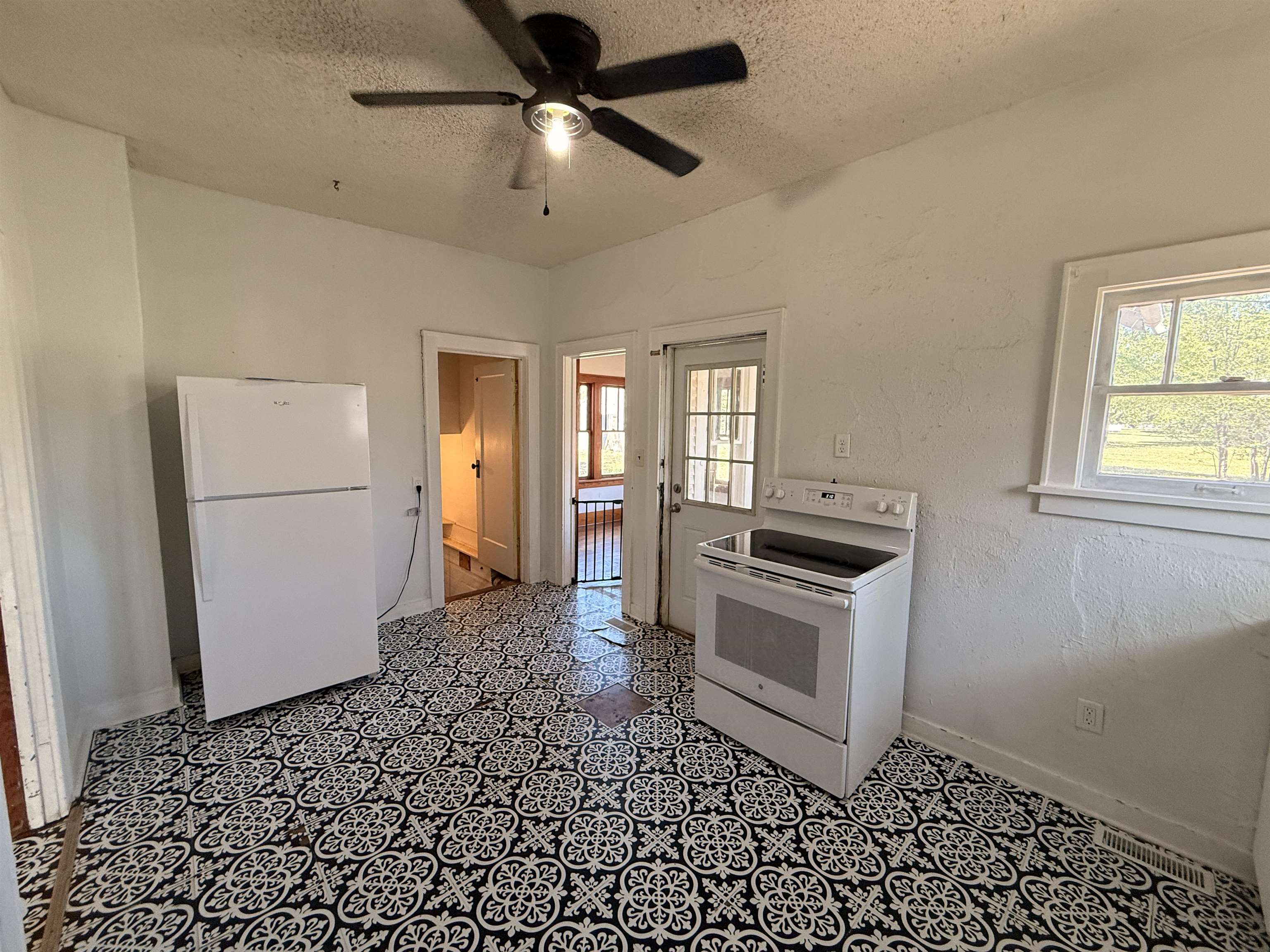 617 N Bluff Ave Property Photo 16