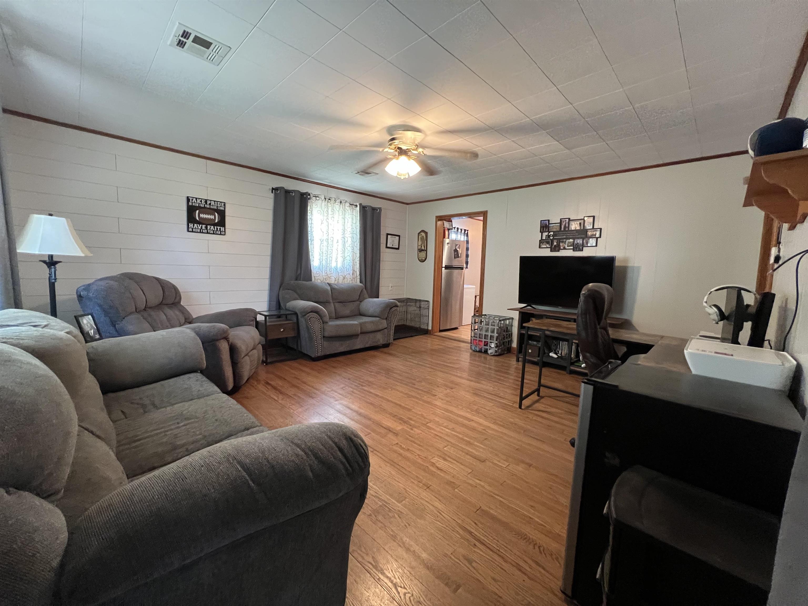 2016 Loomis St Property Photo 8