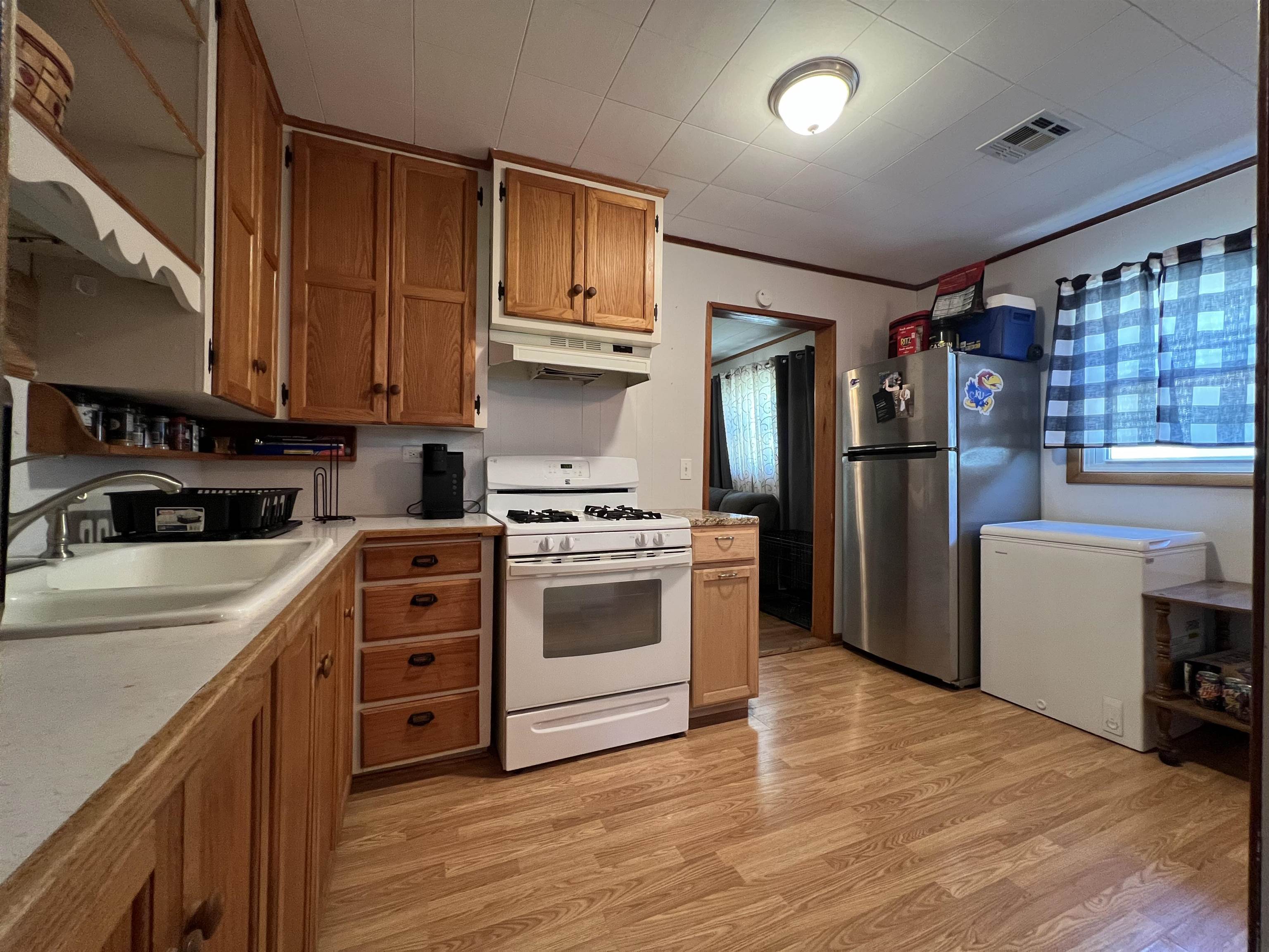 2016 Loomis St Property Photo 9