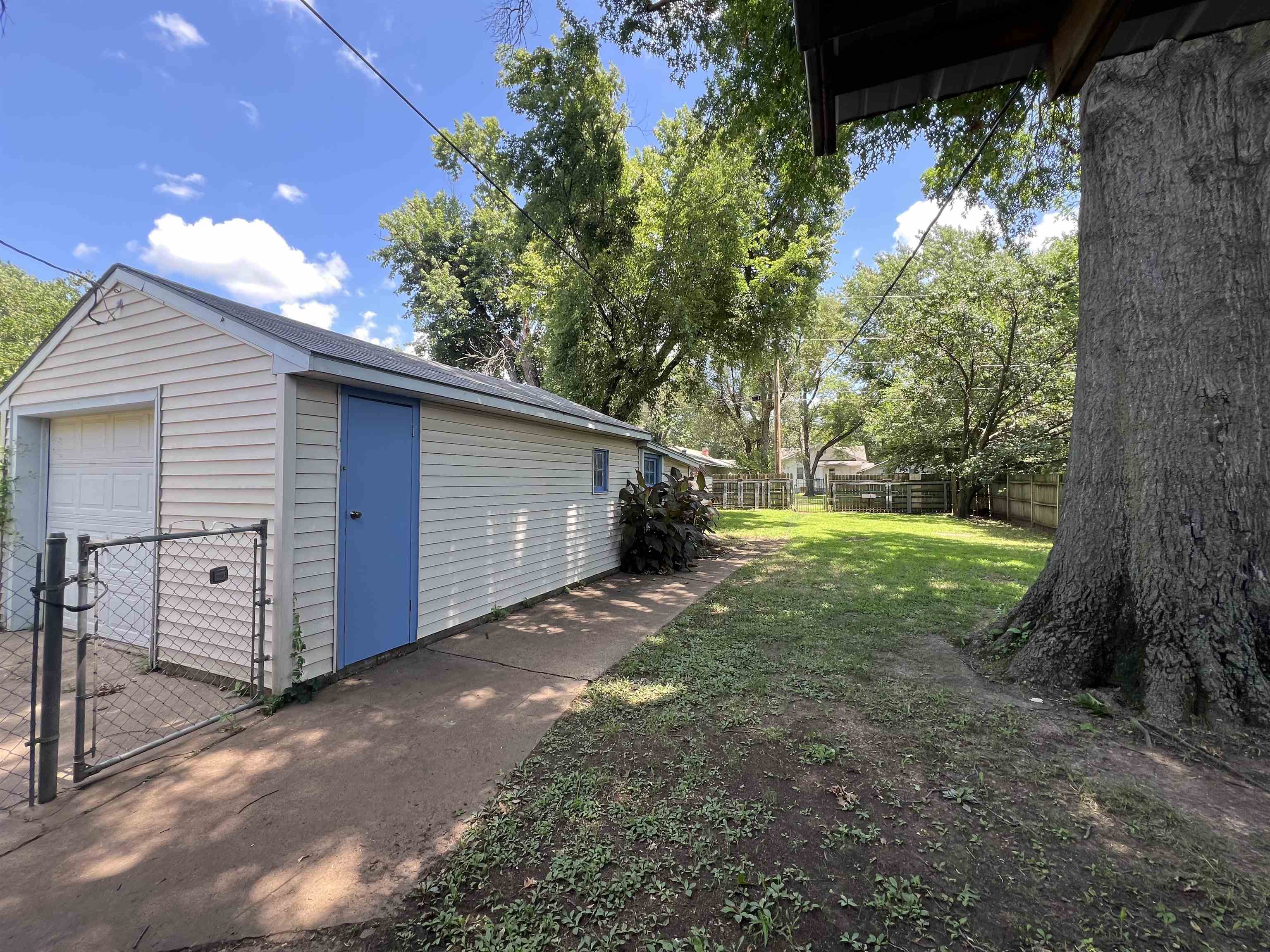 2016 Loomis St Property Photo 26