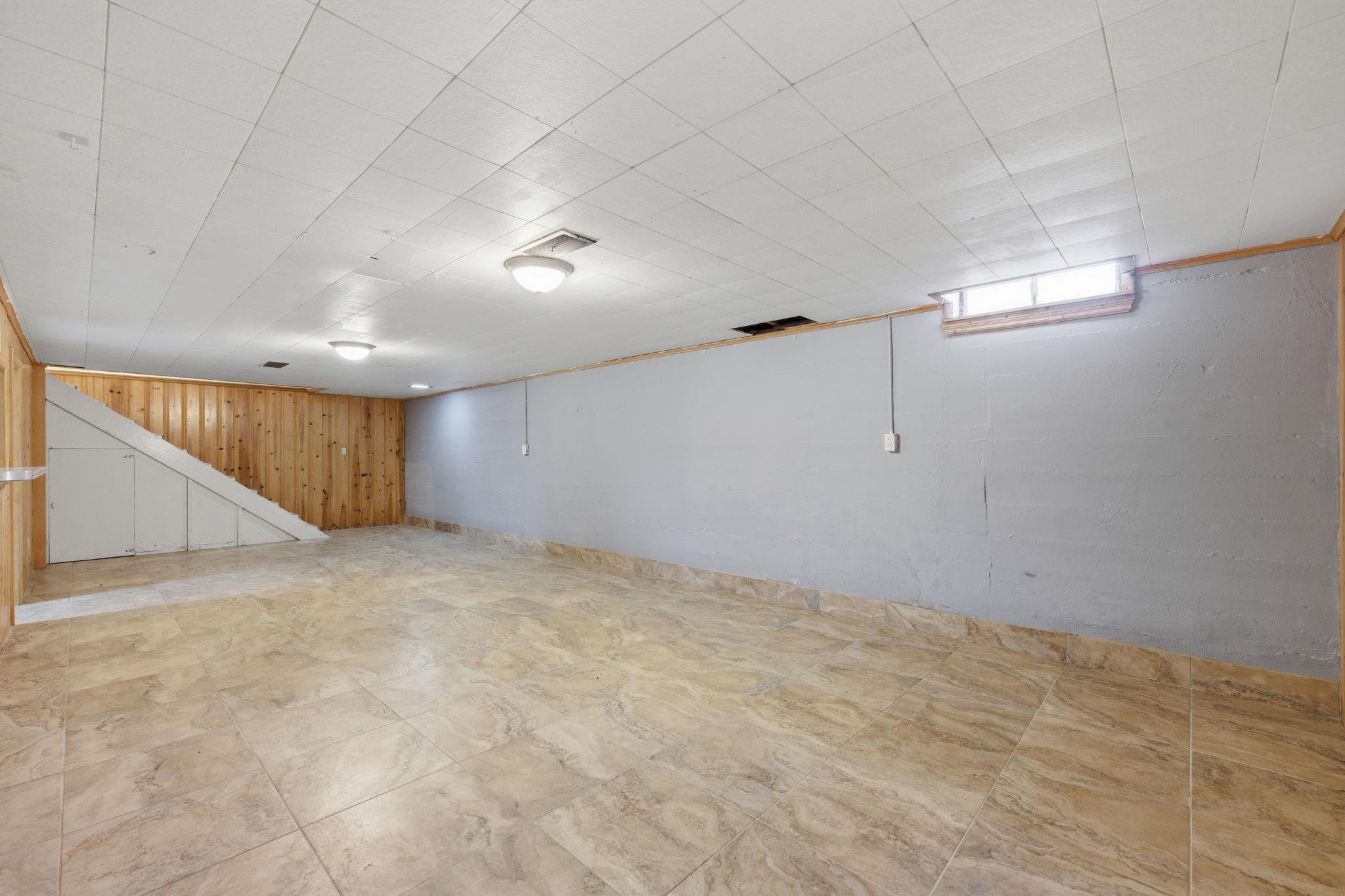335 N Sherman St Property Photo 29