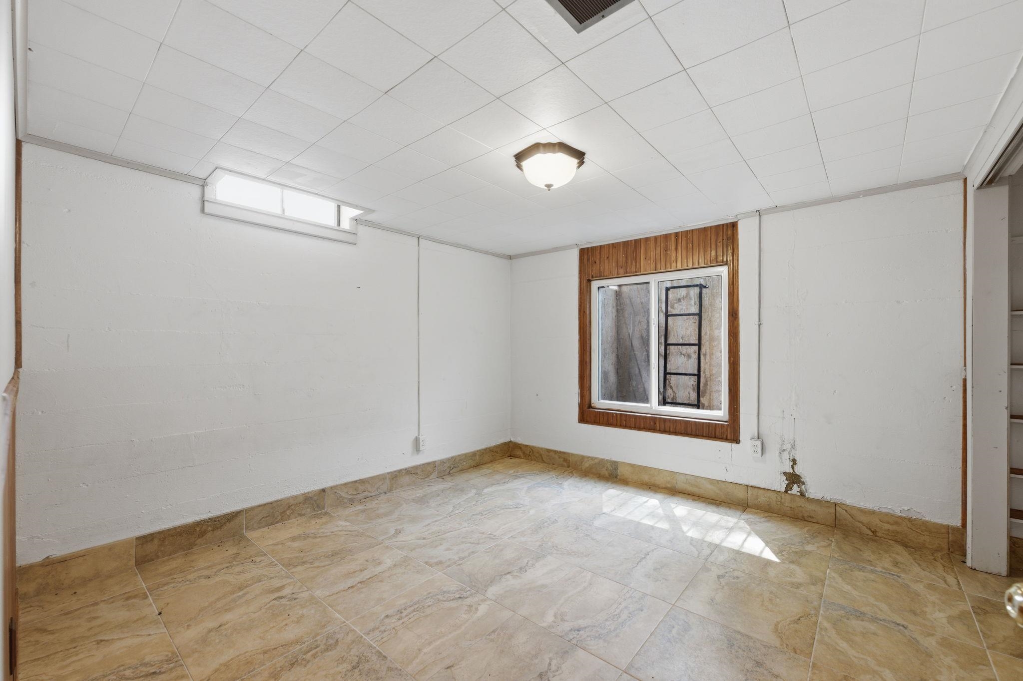 335 N Sherman St Property Photo 30
