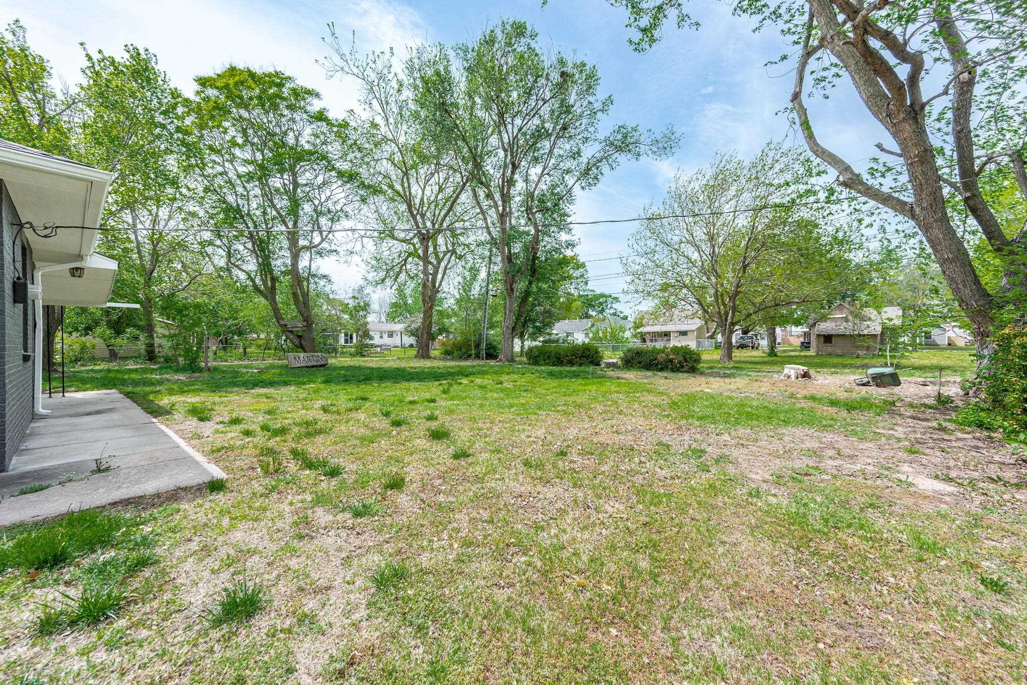 335 N Sherman St Property Photo 36
