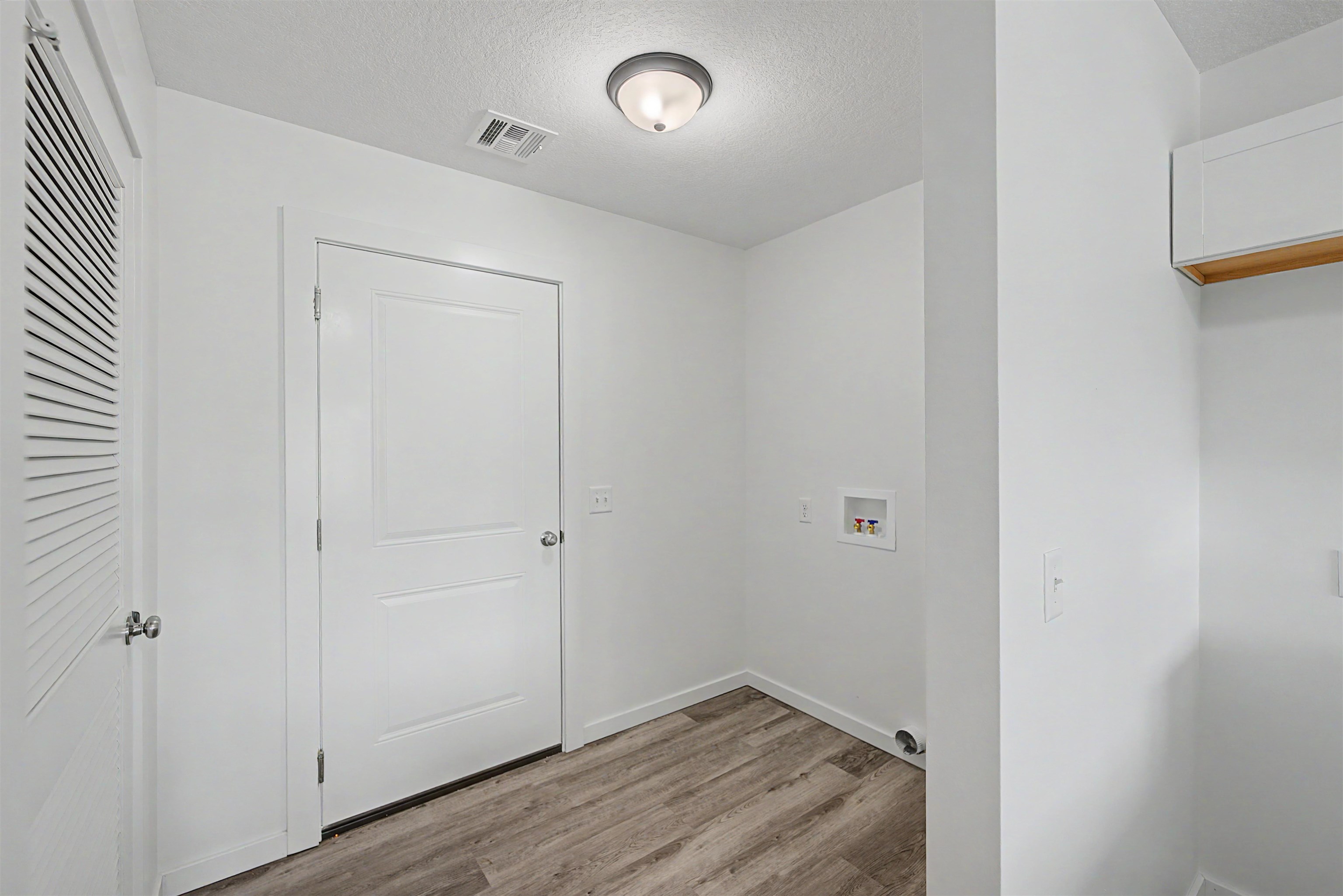 1218 Fountain Dr Property Photo 6