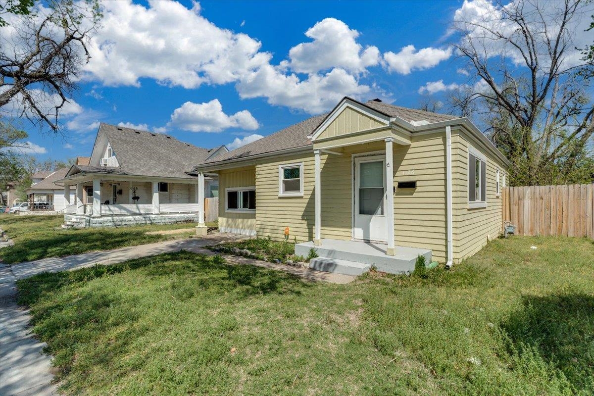 1126 S Lulu Ave Property Photo 4