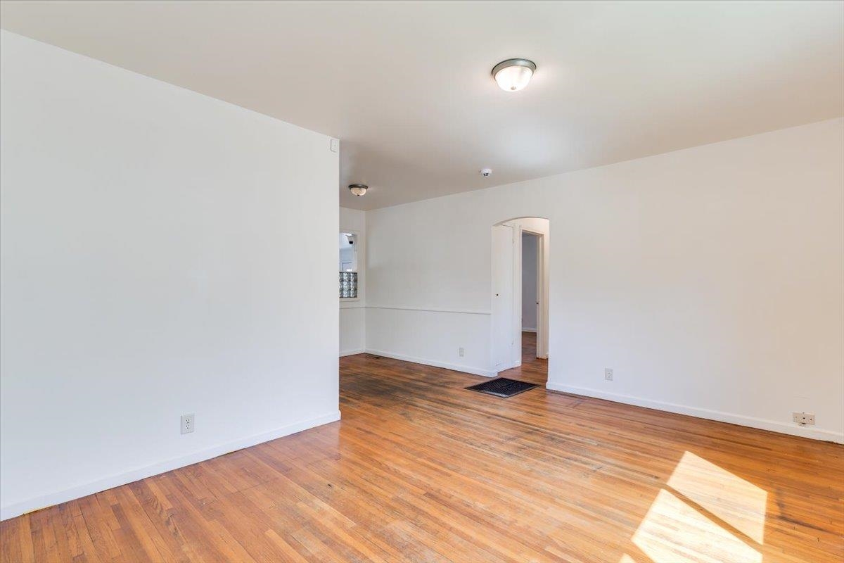 1126 S Lulu Ave Property Photo 6
