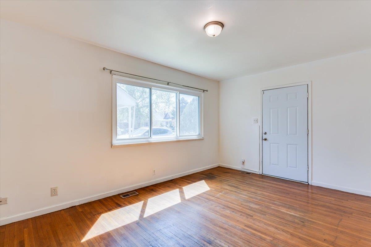 1126 S Lulu Ave Property Photo 9