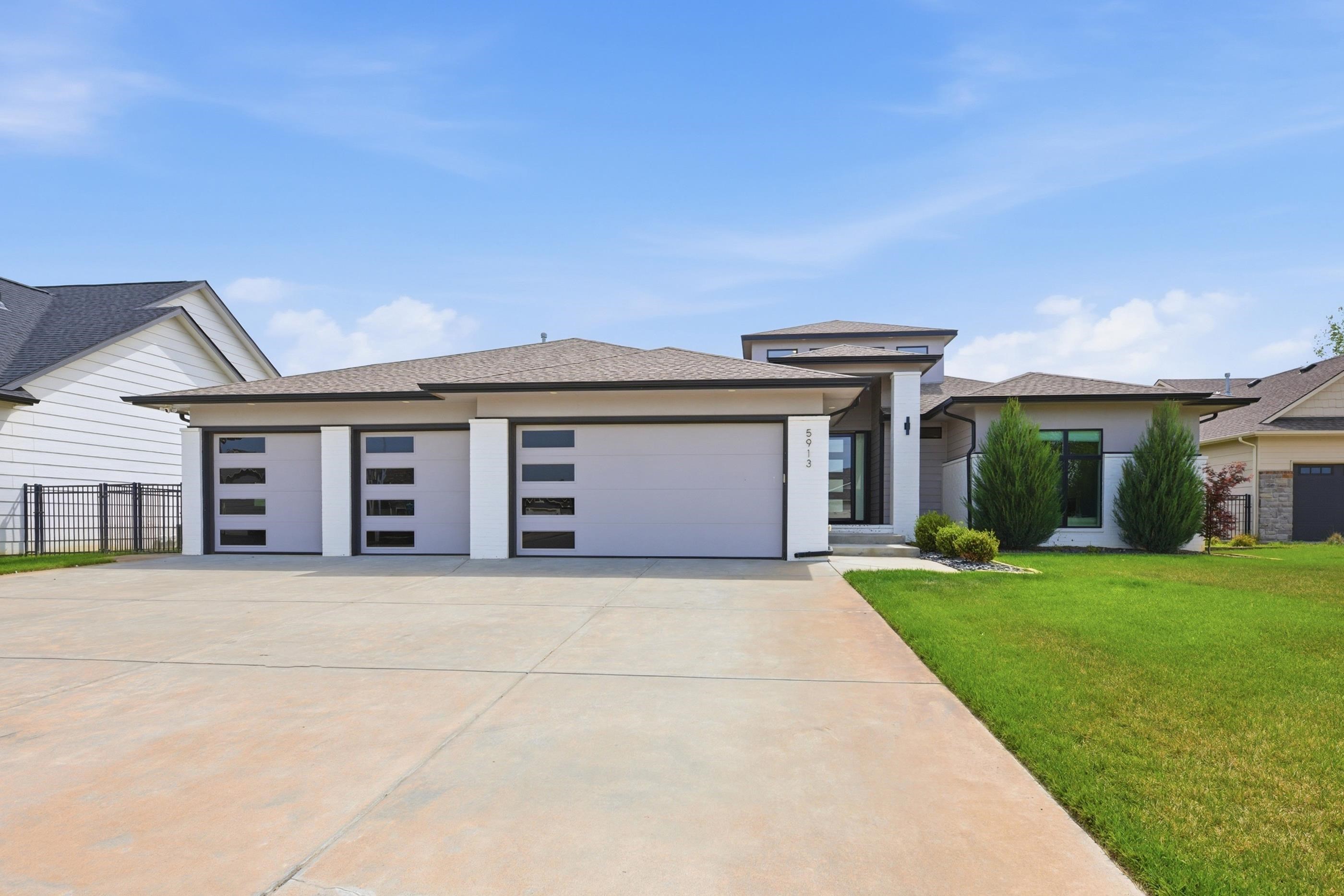 5913 W Driftwood St Property Photo 1