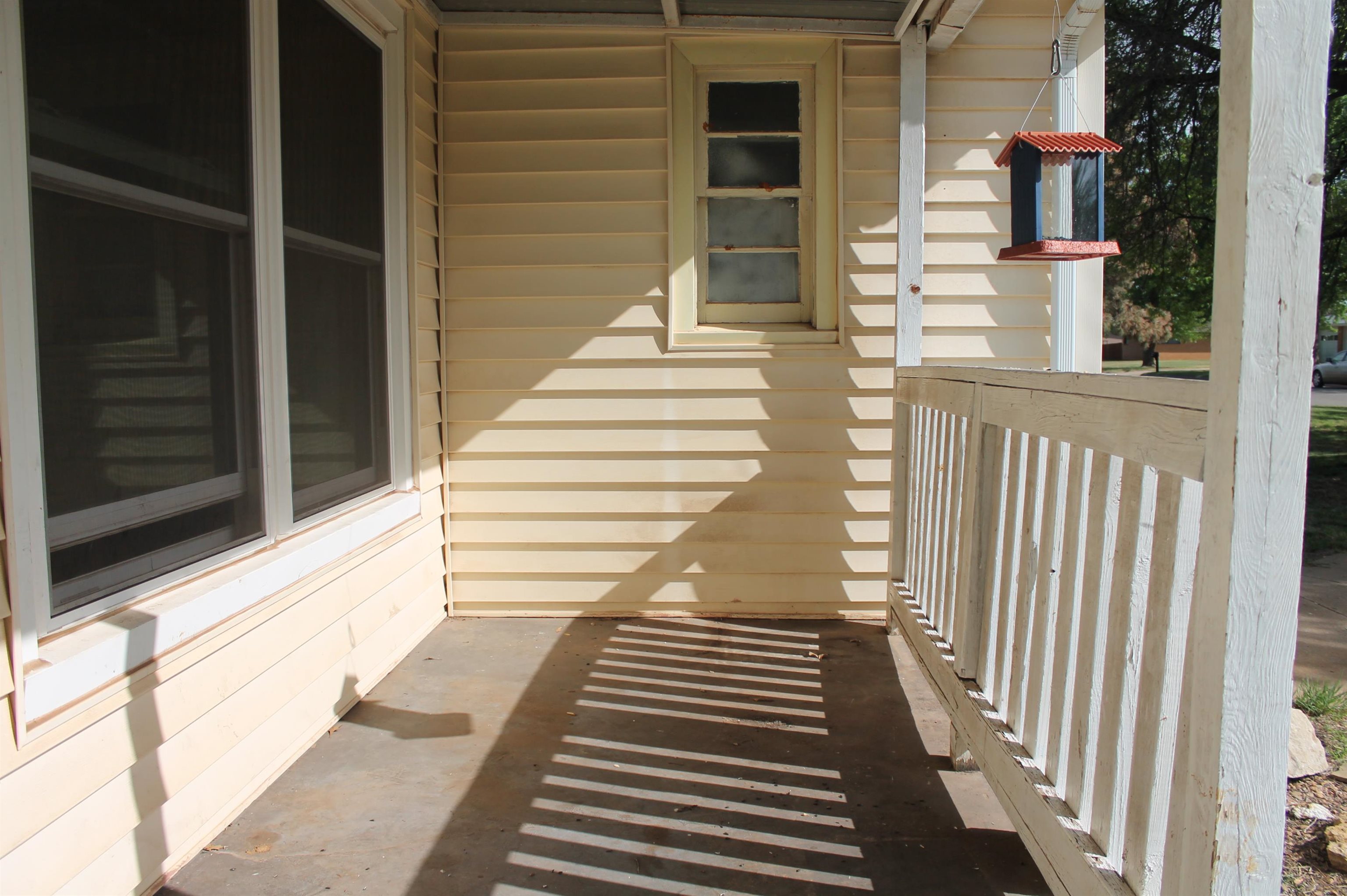 828 N Anthony Ave Property Photo 5